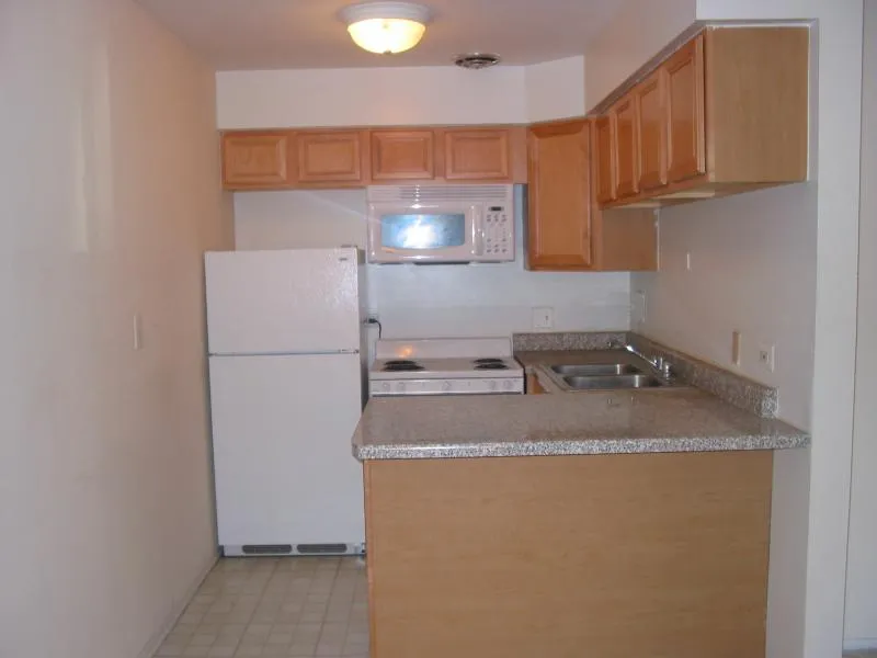 lobby at Sheridan Glen Apartments in Edgewater Chicago
