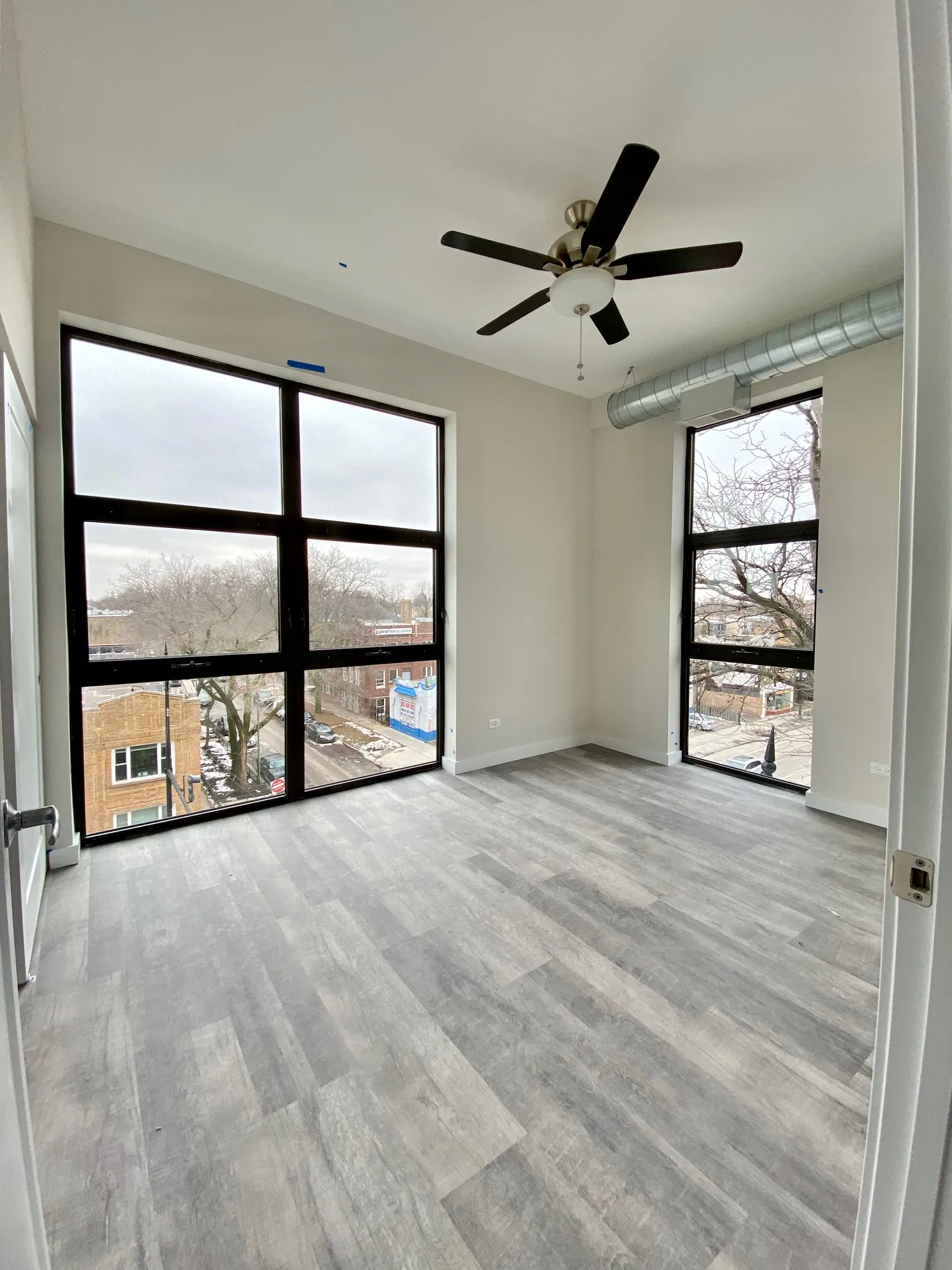 2150 W LAWRENCE AVE 60625-2150 W Lawrence-Chicago-IL