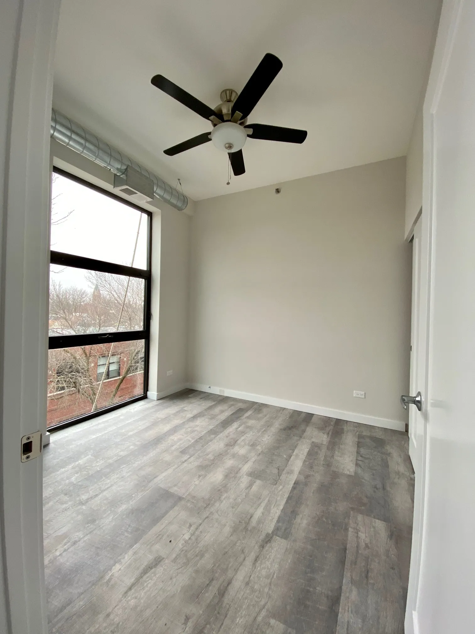 2150 W LAWRENCE AVE 60625-2150 W Lawrence-Chicago-IL