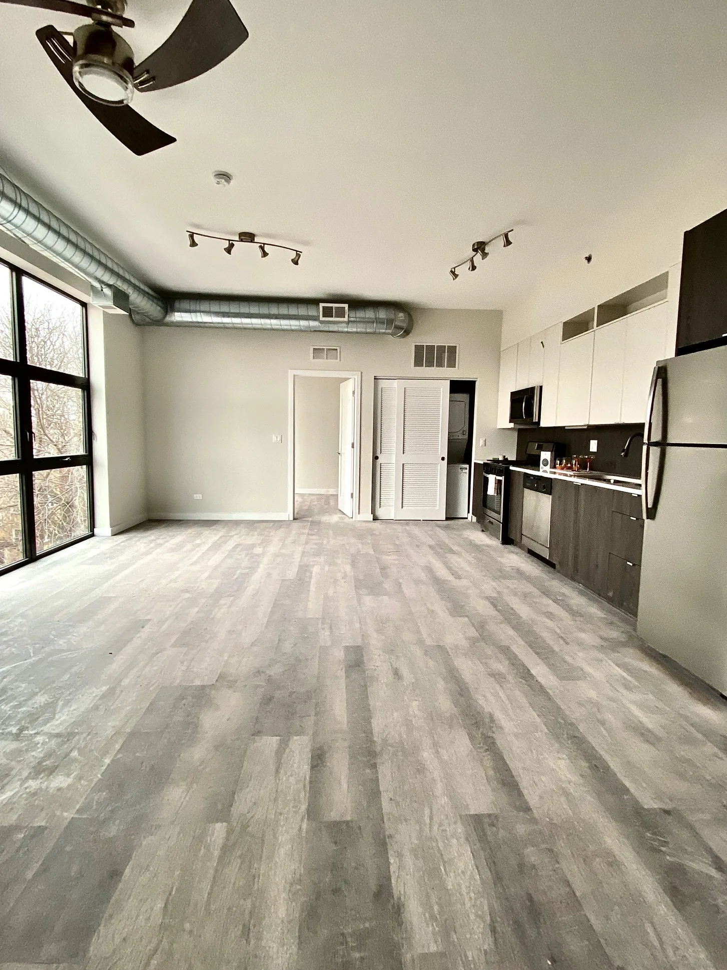 2150 W LAWRENCE AVE 60625-2150 W Lawrence-Chicago-IL