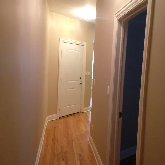 1330 W Argyle Apartments