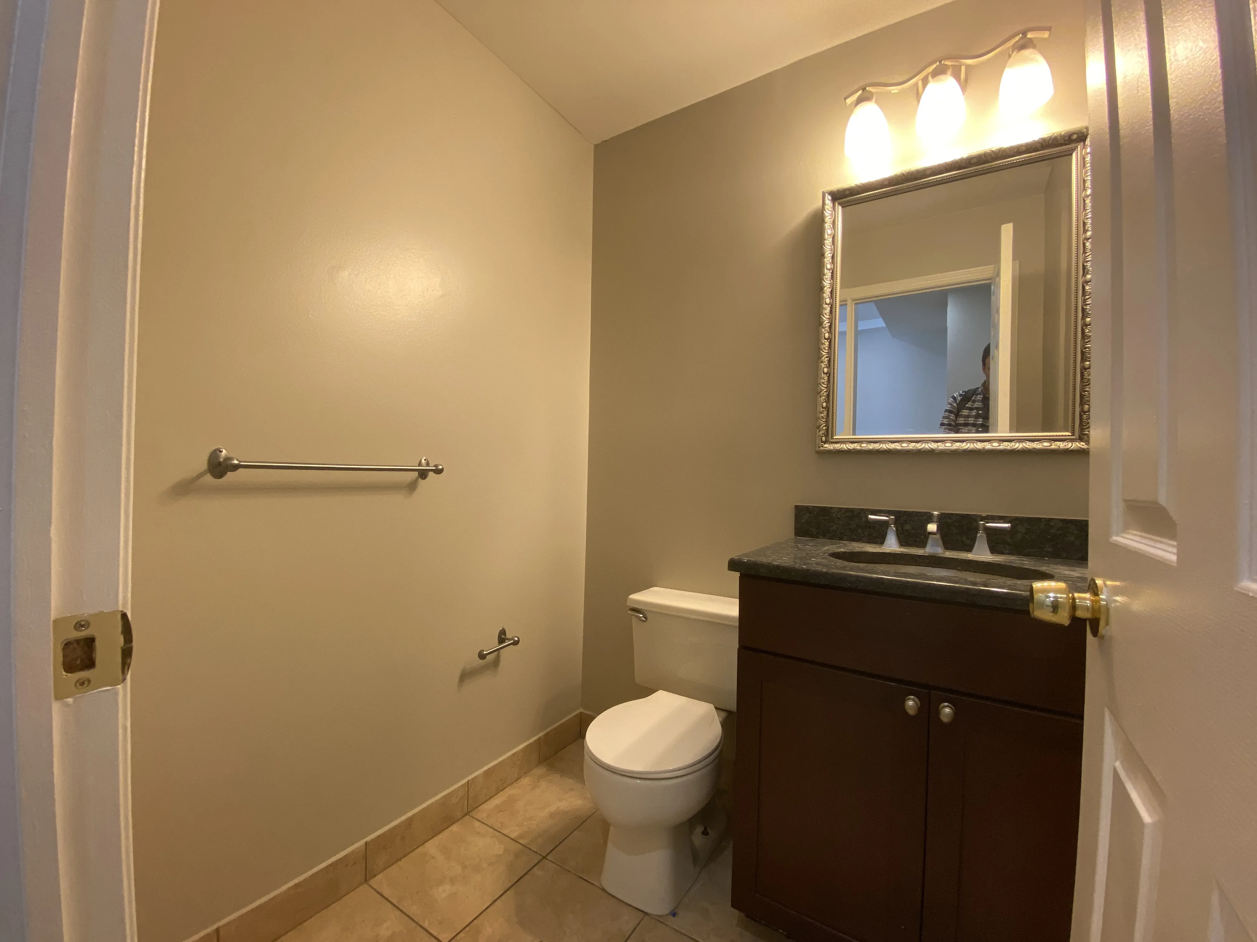 2215 N Clifton Apartments