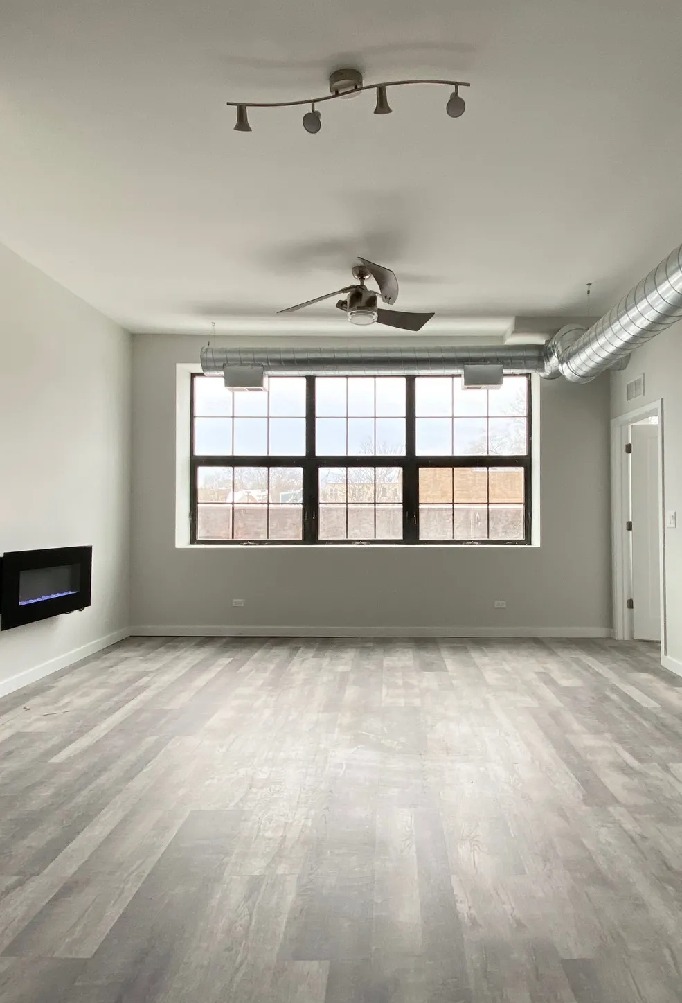 2150 W LAWRENCE AVE 60625-2150 W Lawrence-Chicago-IL