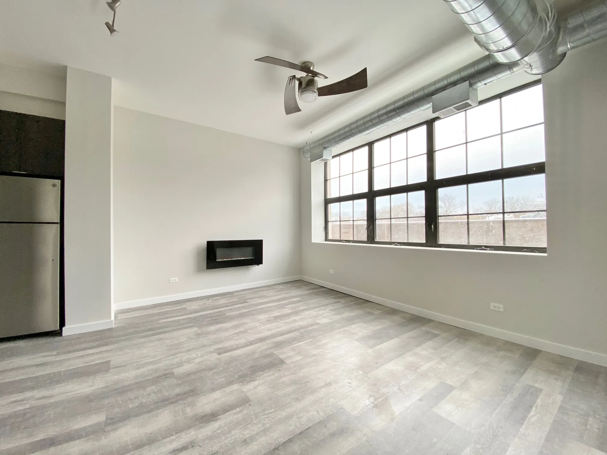 2150 W LAWRENCE AVE 60625-2150 W Lawrence-Chicago-IL