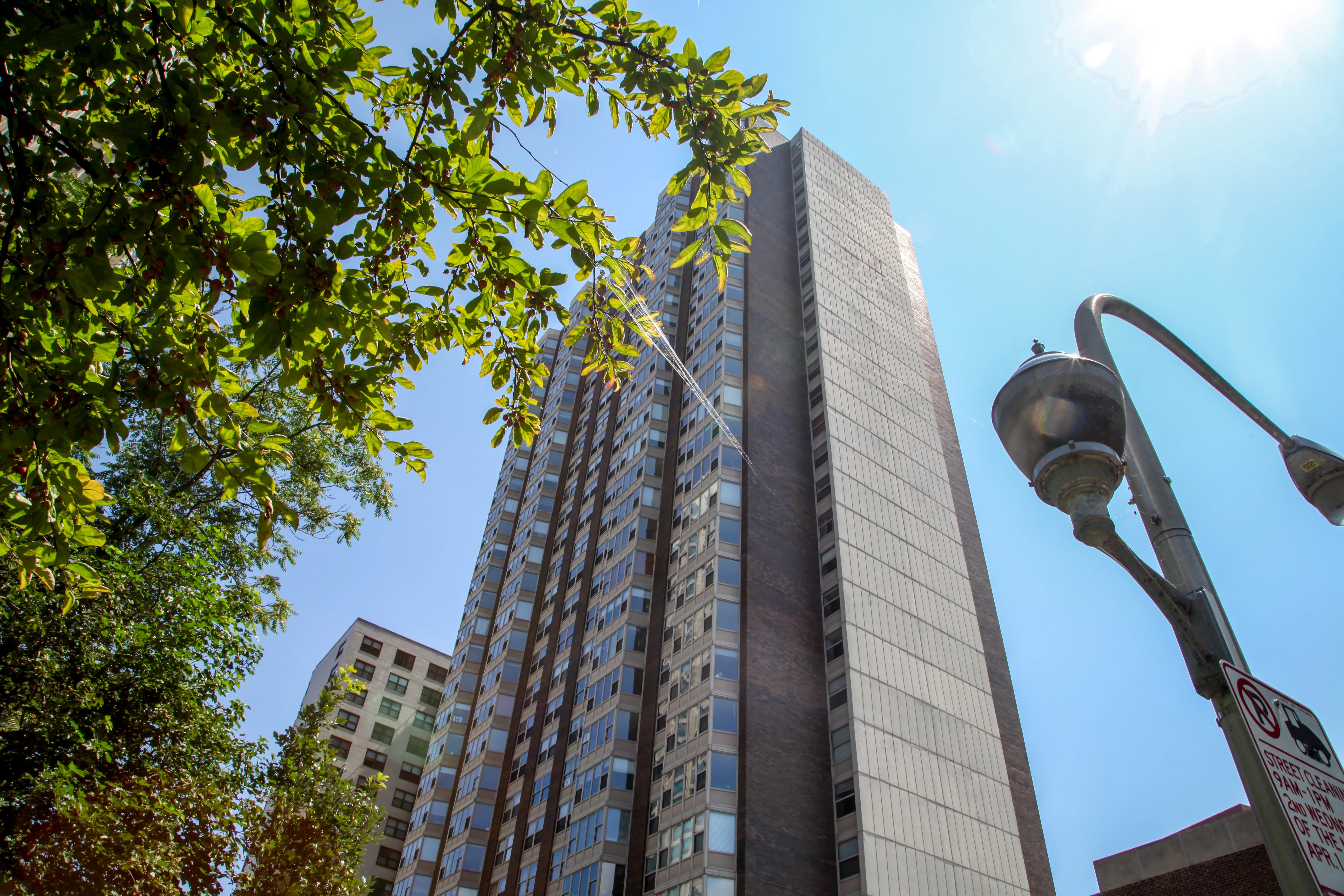 525 West Hawthorne Apartments