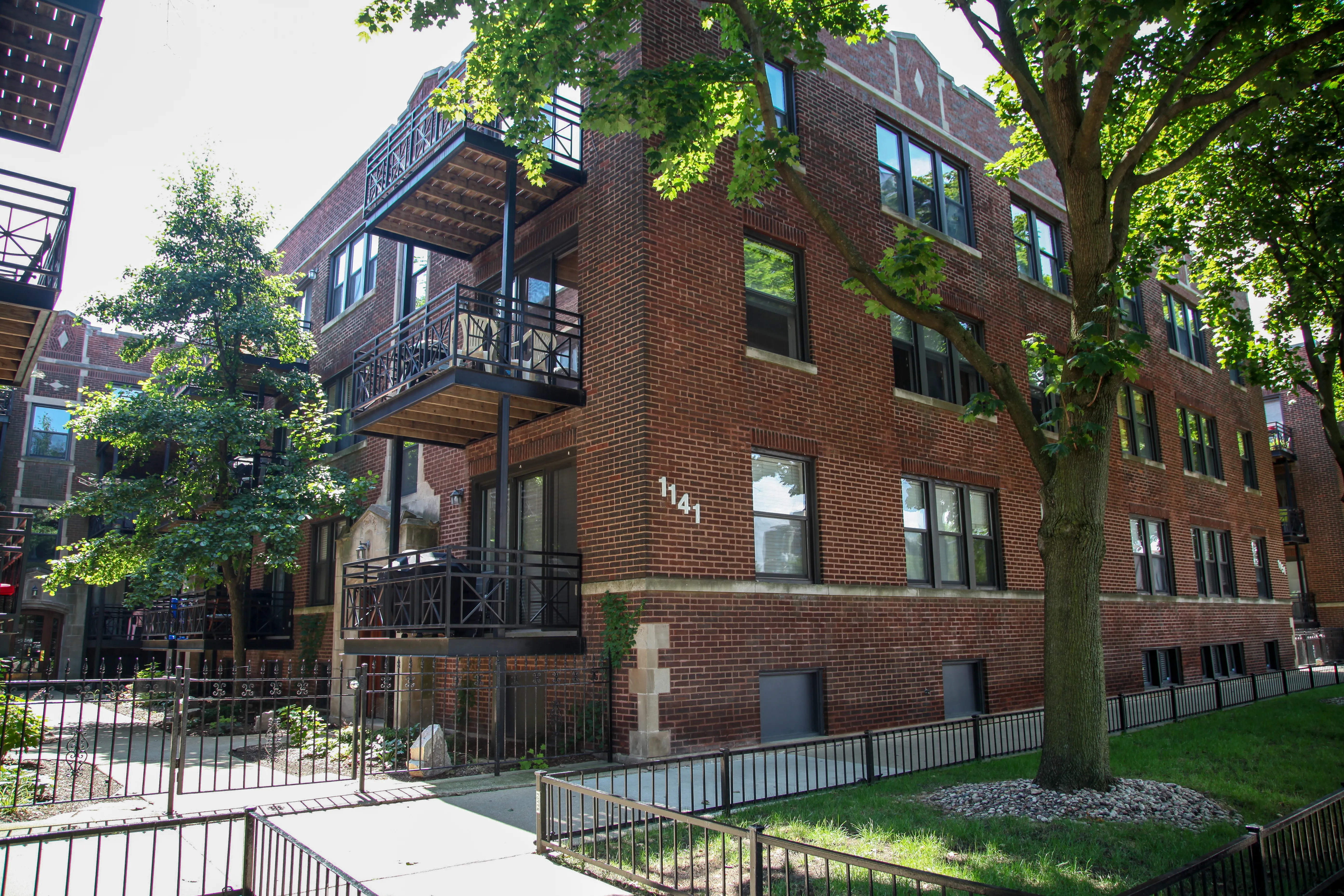 1133-1157 W GRACE ST 60613-Grace Court-Chicago-IL