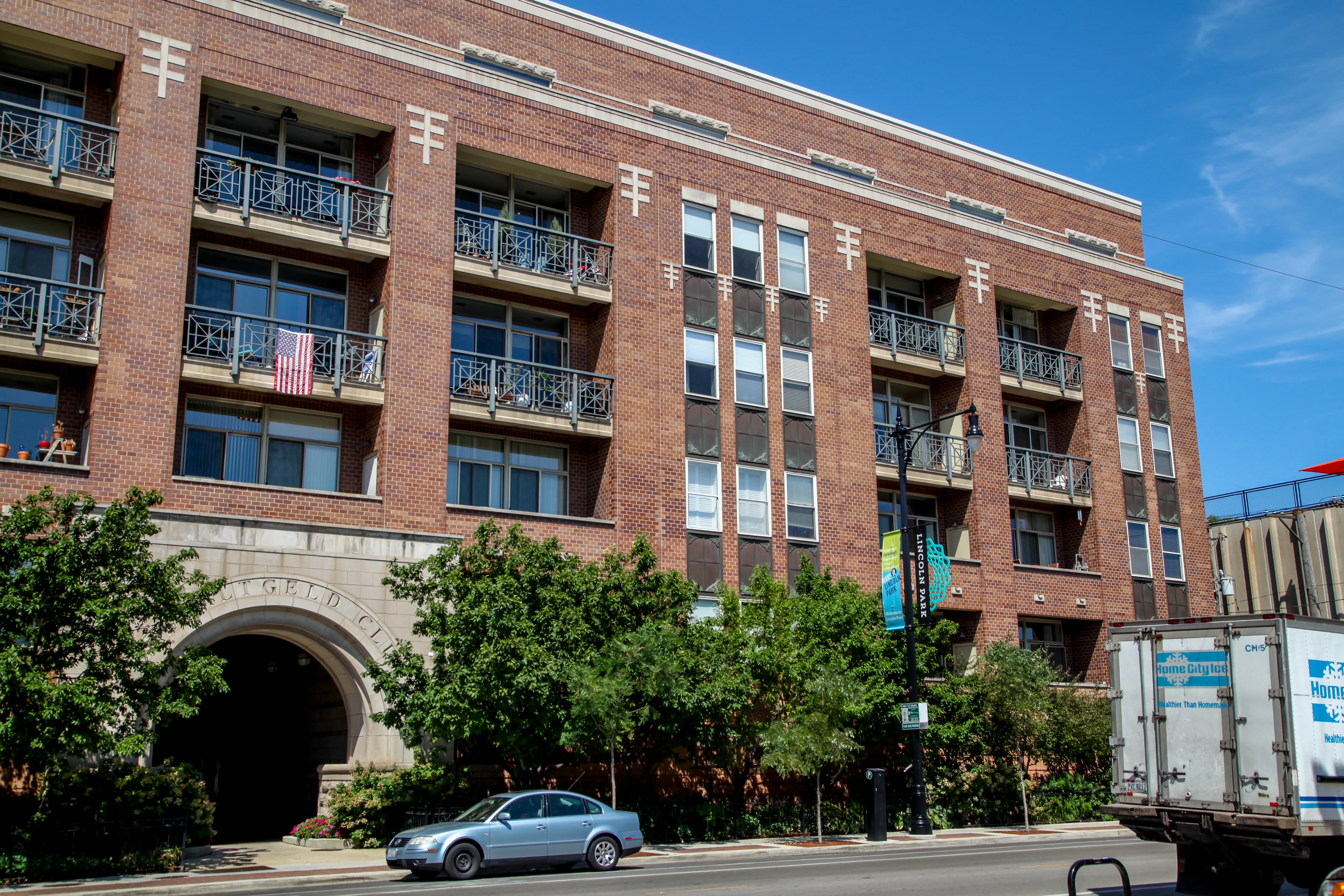 1350 West Fullerton Apartments