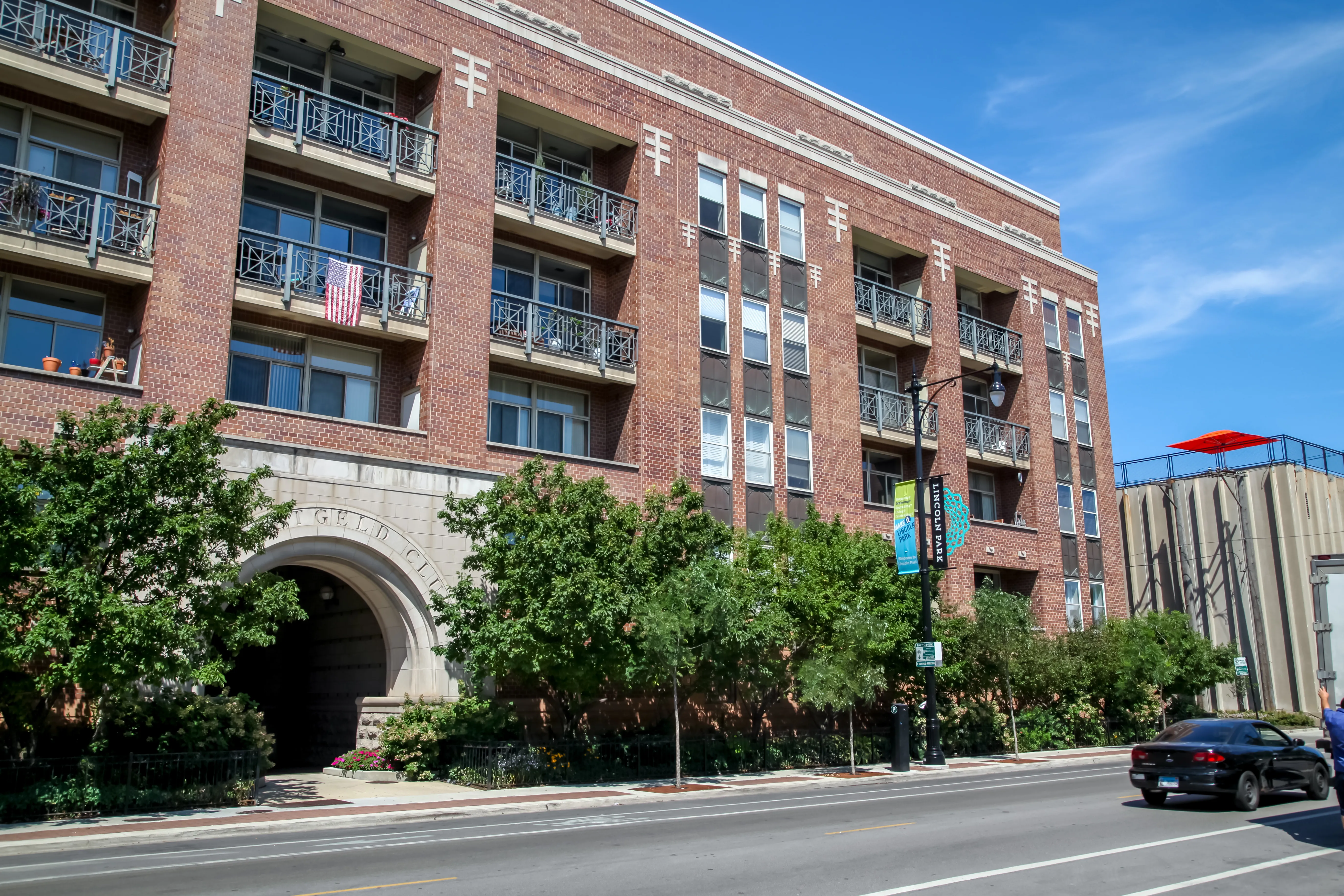 1350 West Fullerton Apartments