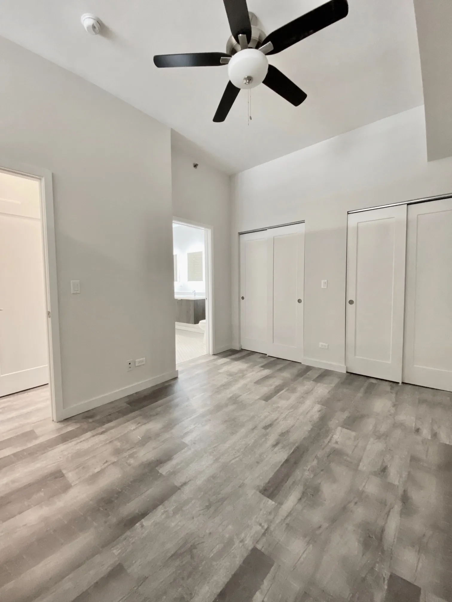 2150 W LAWRENCE AVE 60625-2150 W Lawrence-Chicago-IL