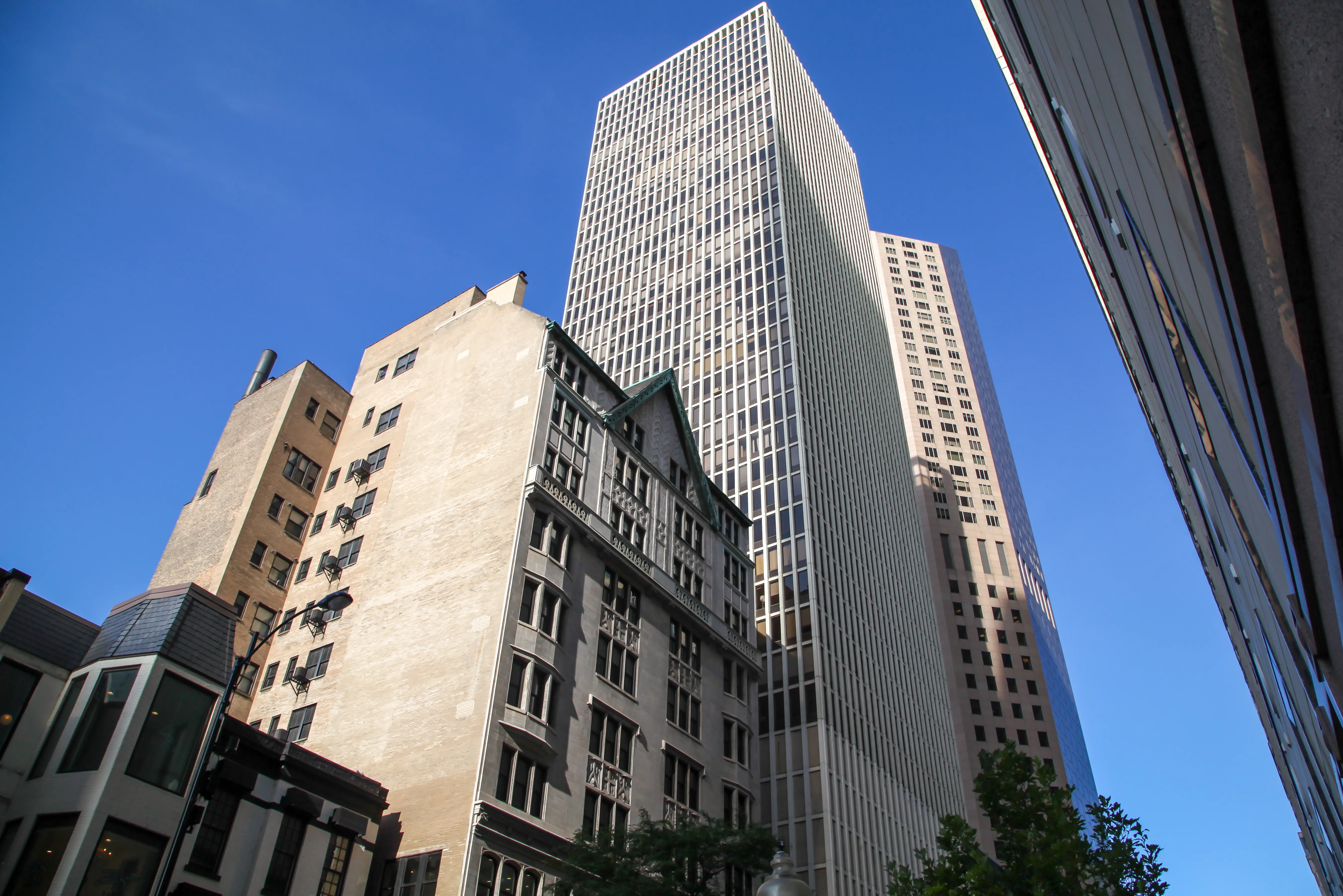 Walton Colonnade Apartments