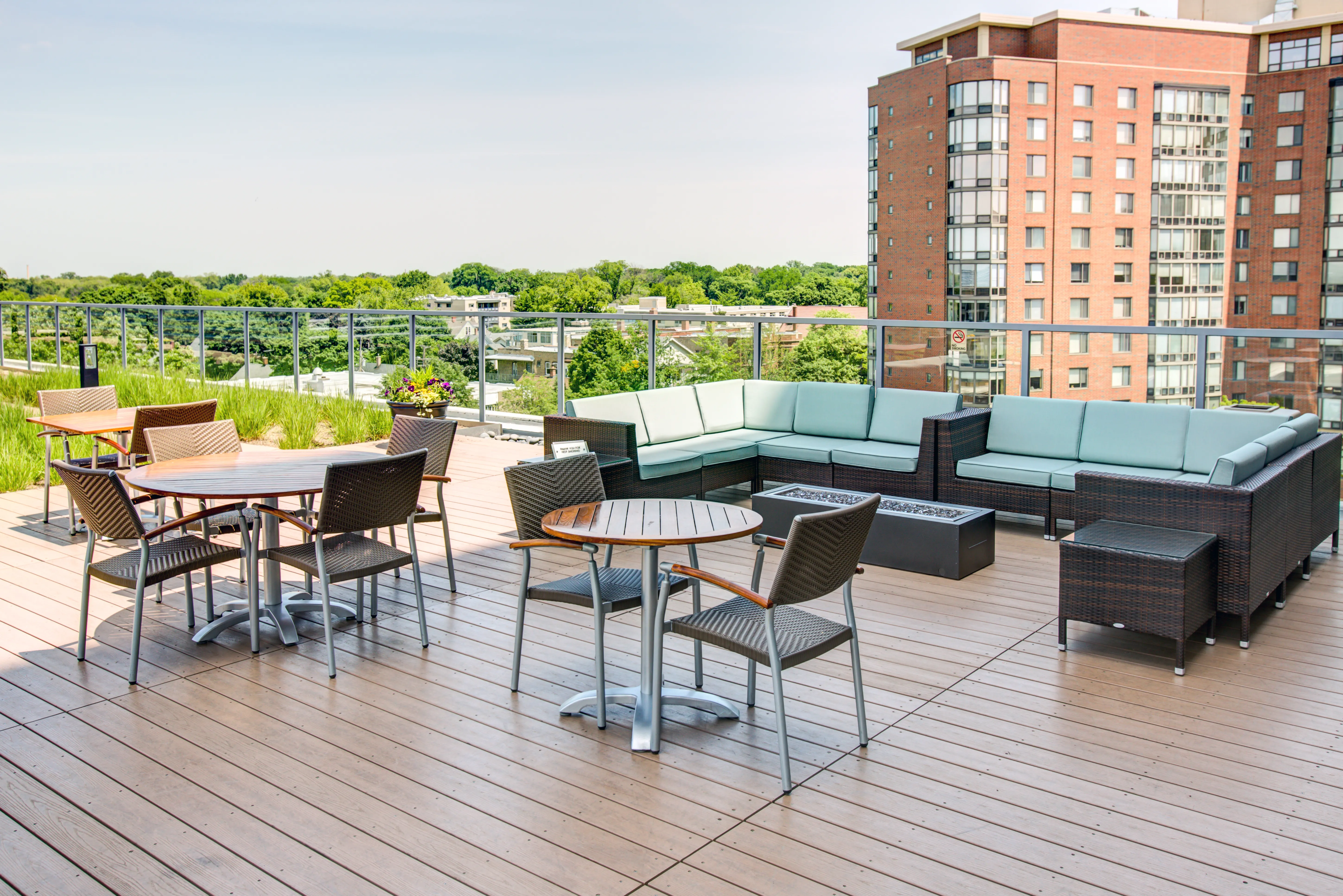 exterior deck of Oak Park Place Apartments