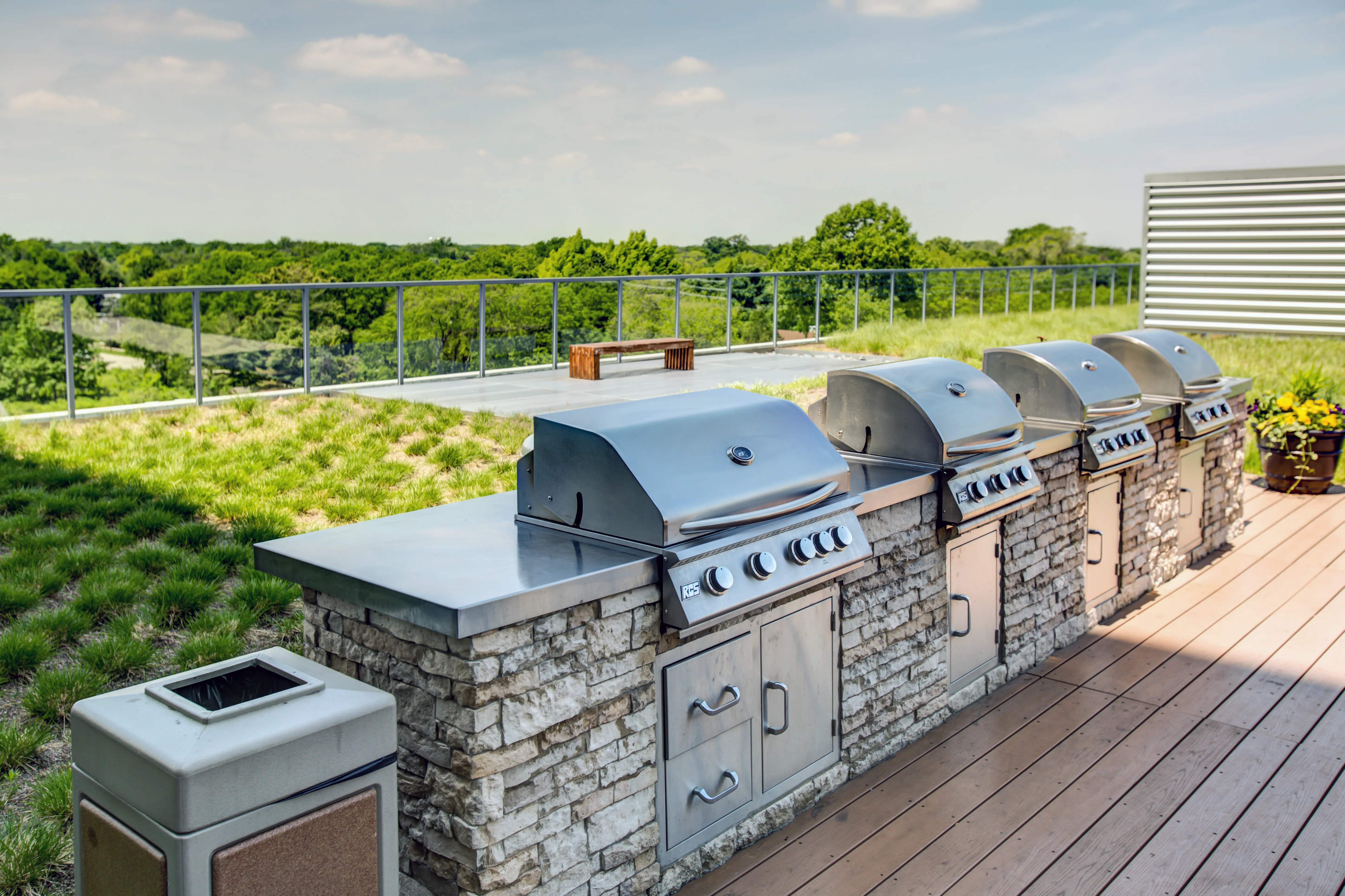 exterior deck of Oak Park Place Apartments