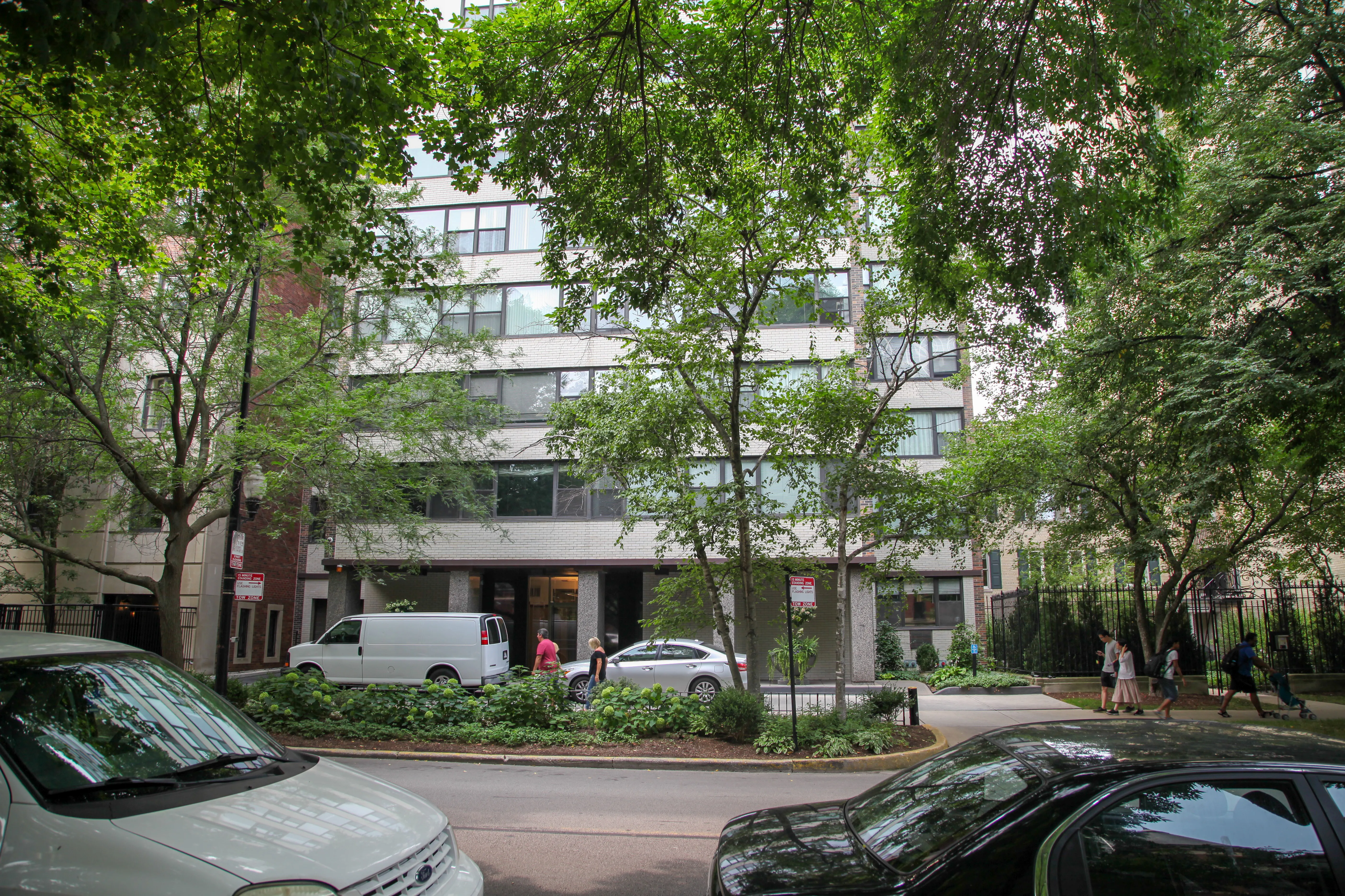 1540 N STATE ST 60610-1540 N State-Chicago-IL