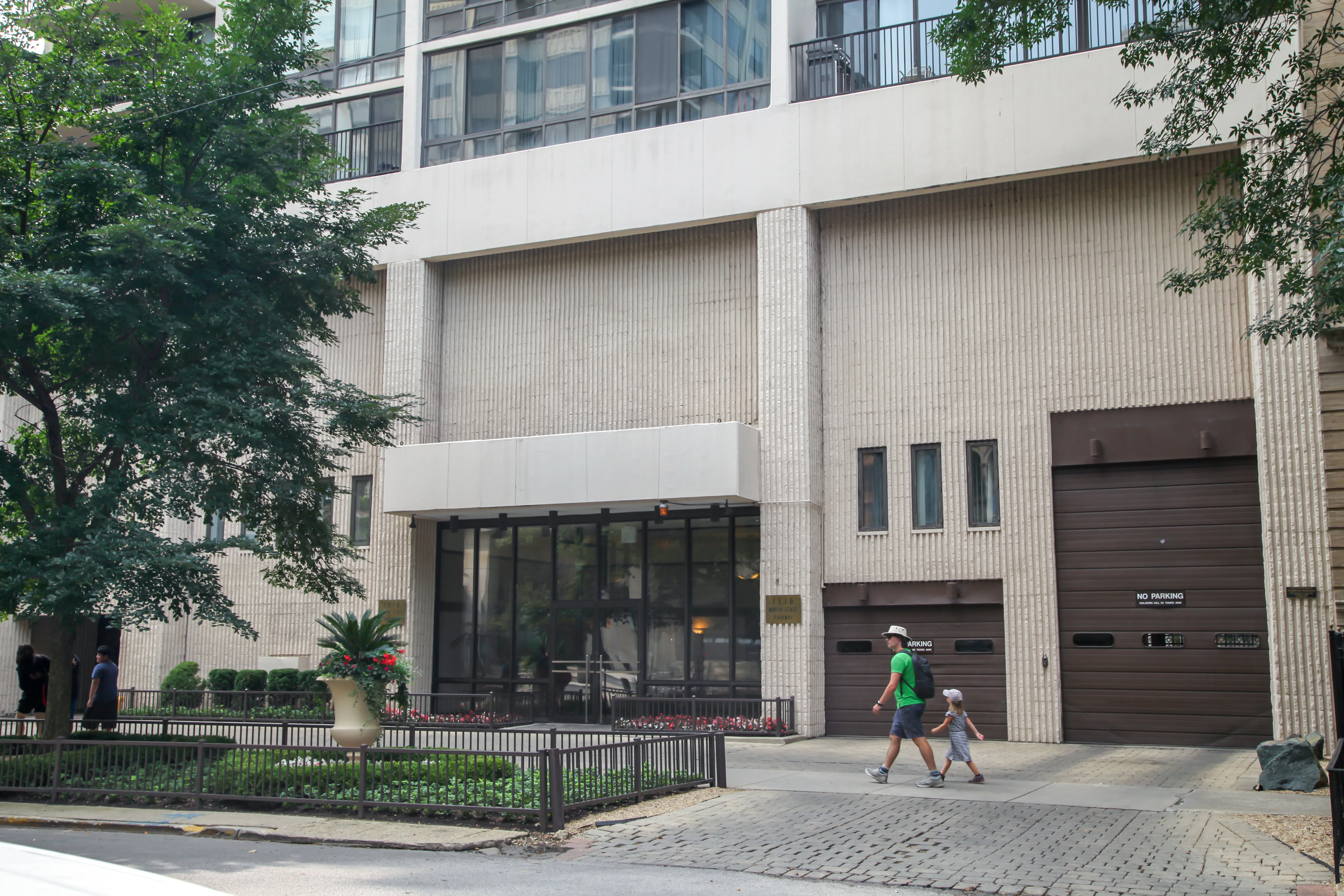 1516 N STATE ST 60610-1516 N State-Chicago-IL