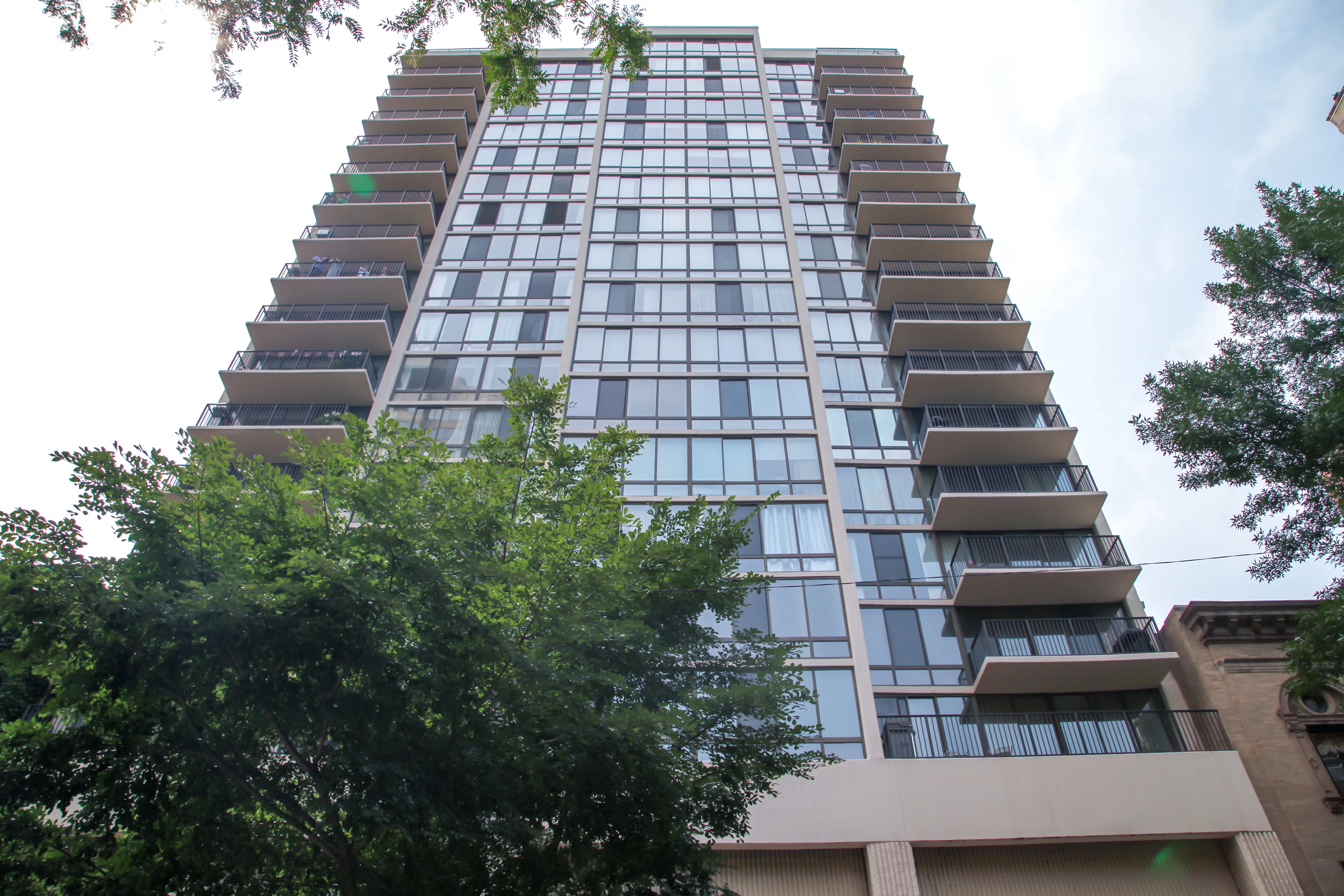 1516 N STATE ST 60610-1516 N State-Chicago-IL