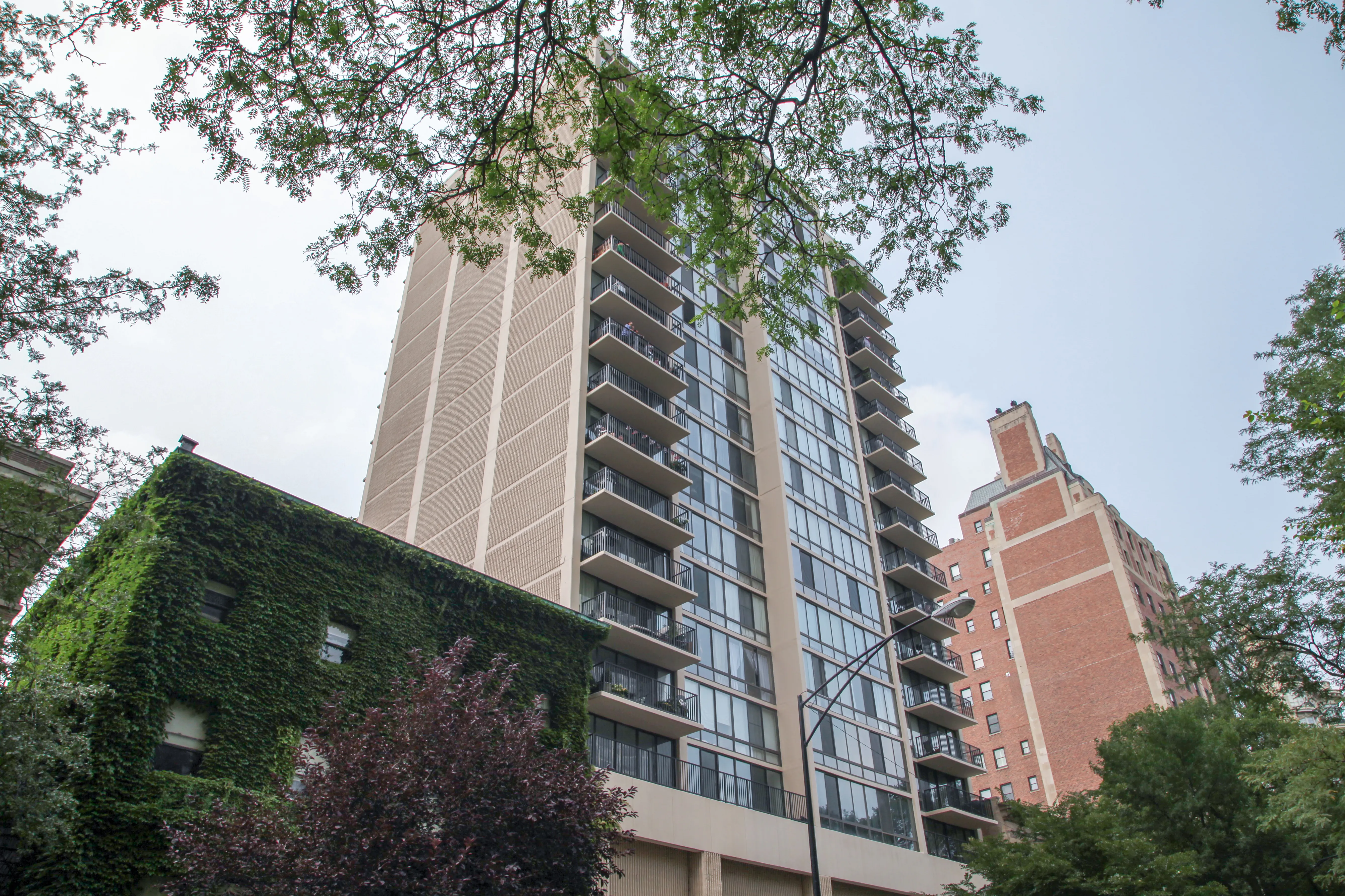 1516 N STATE ST 60610-1516 N State-Chicago-IL