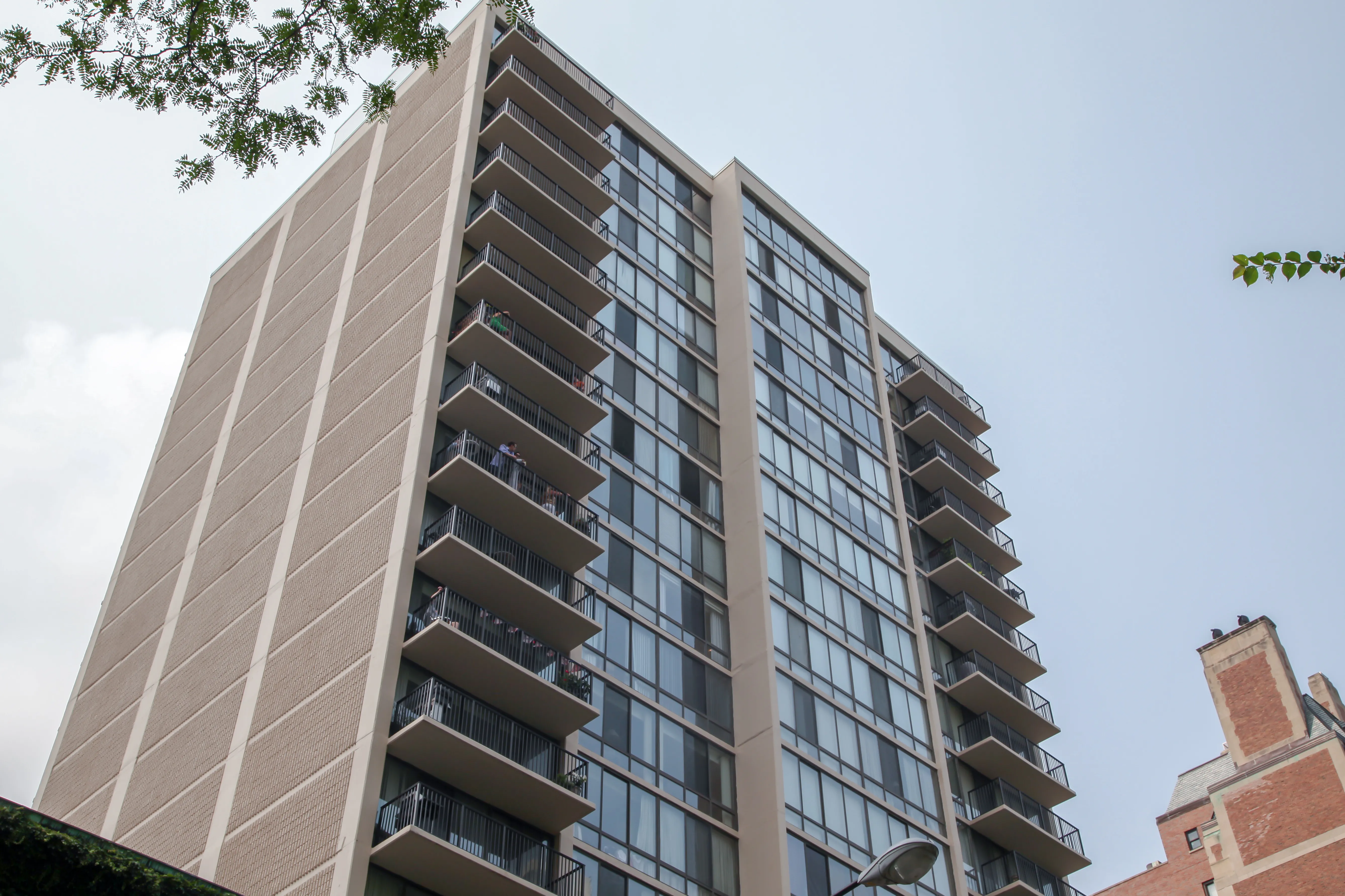 1516 N STATE ST 60610-1516 N State-Chicago-IL