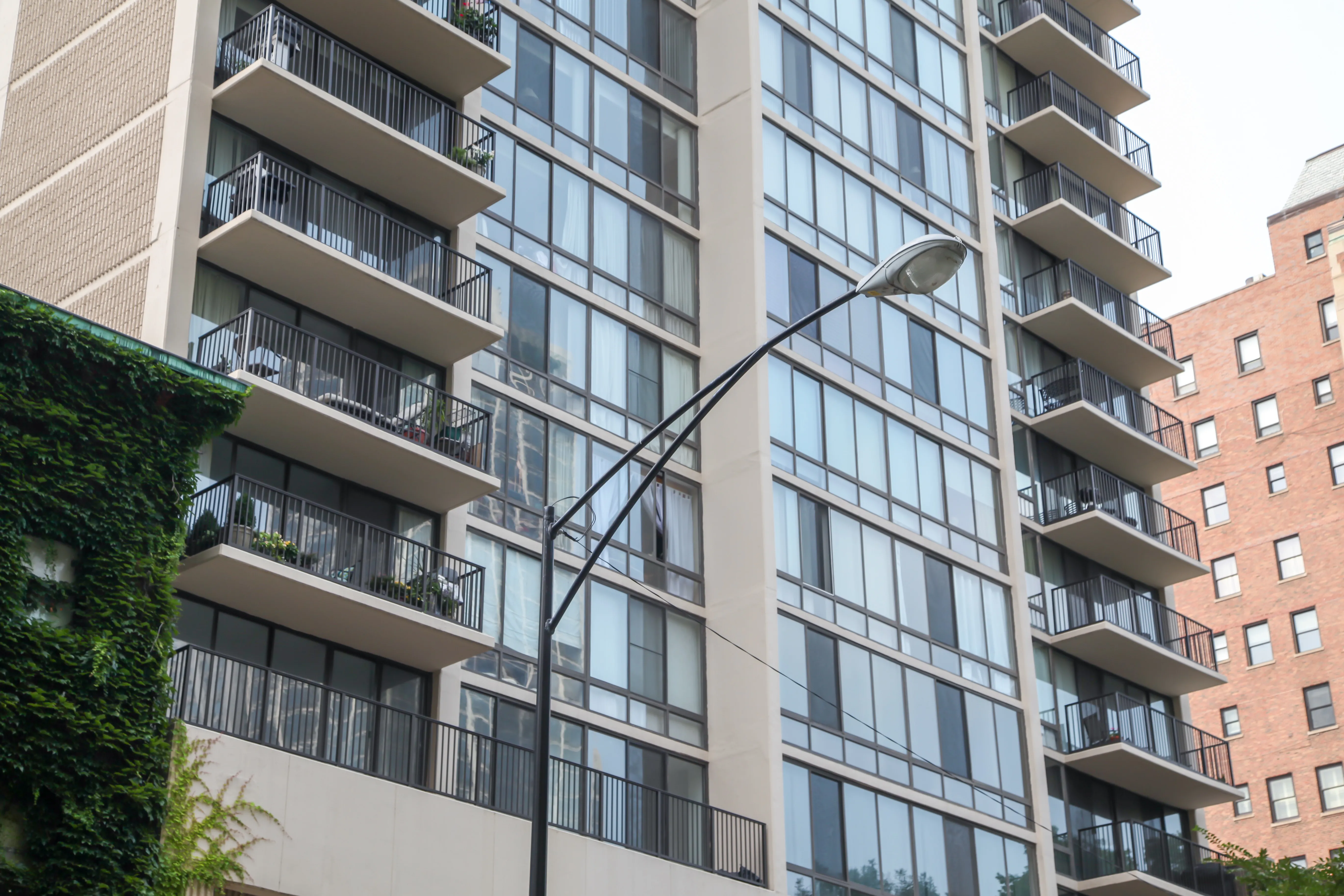 1516 N STATE ST 60610-1516 N State-Chicago-IL