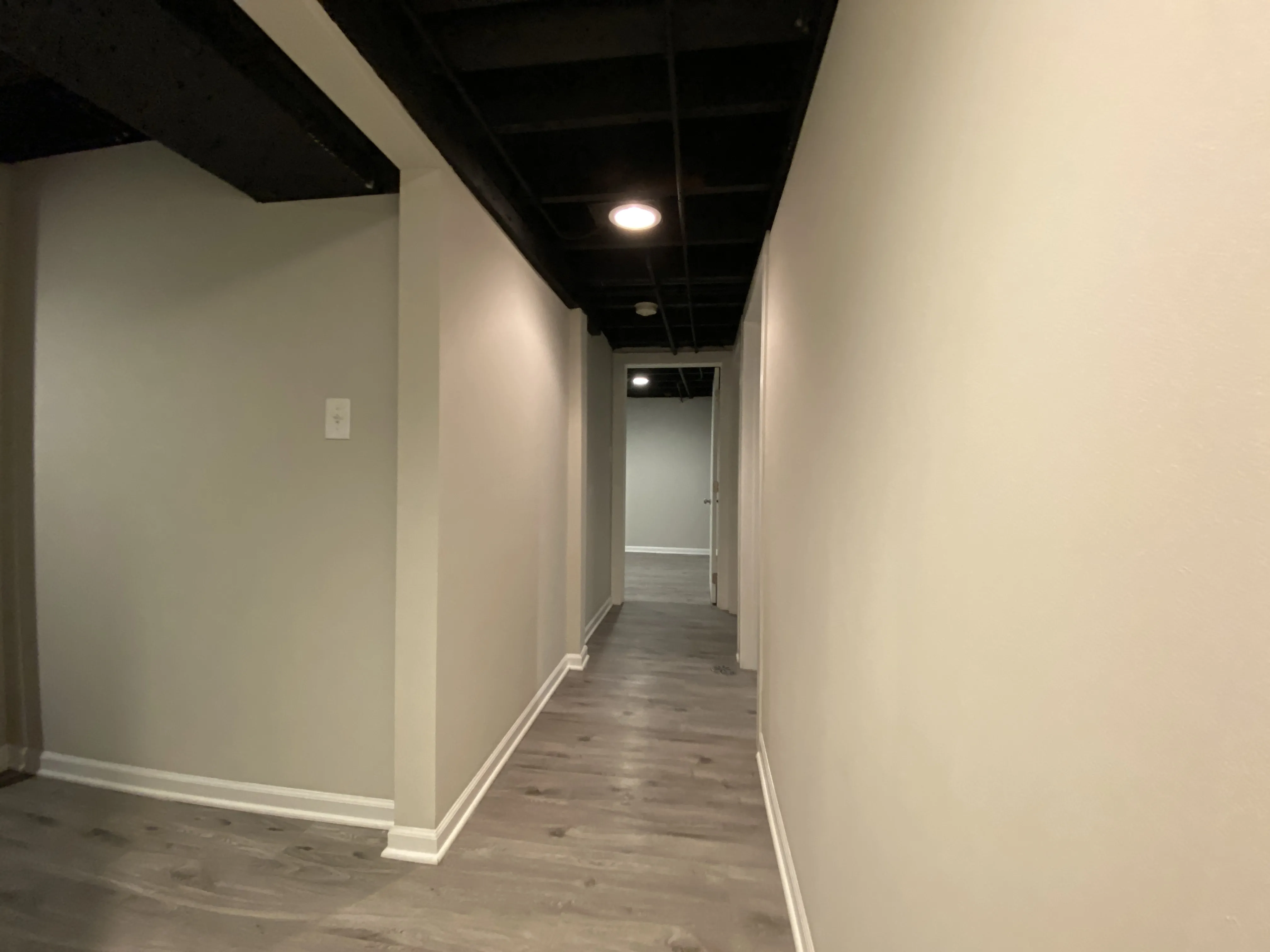 909 N Leavitt Apartments