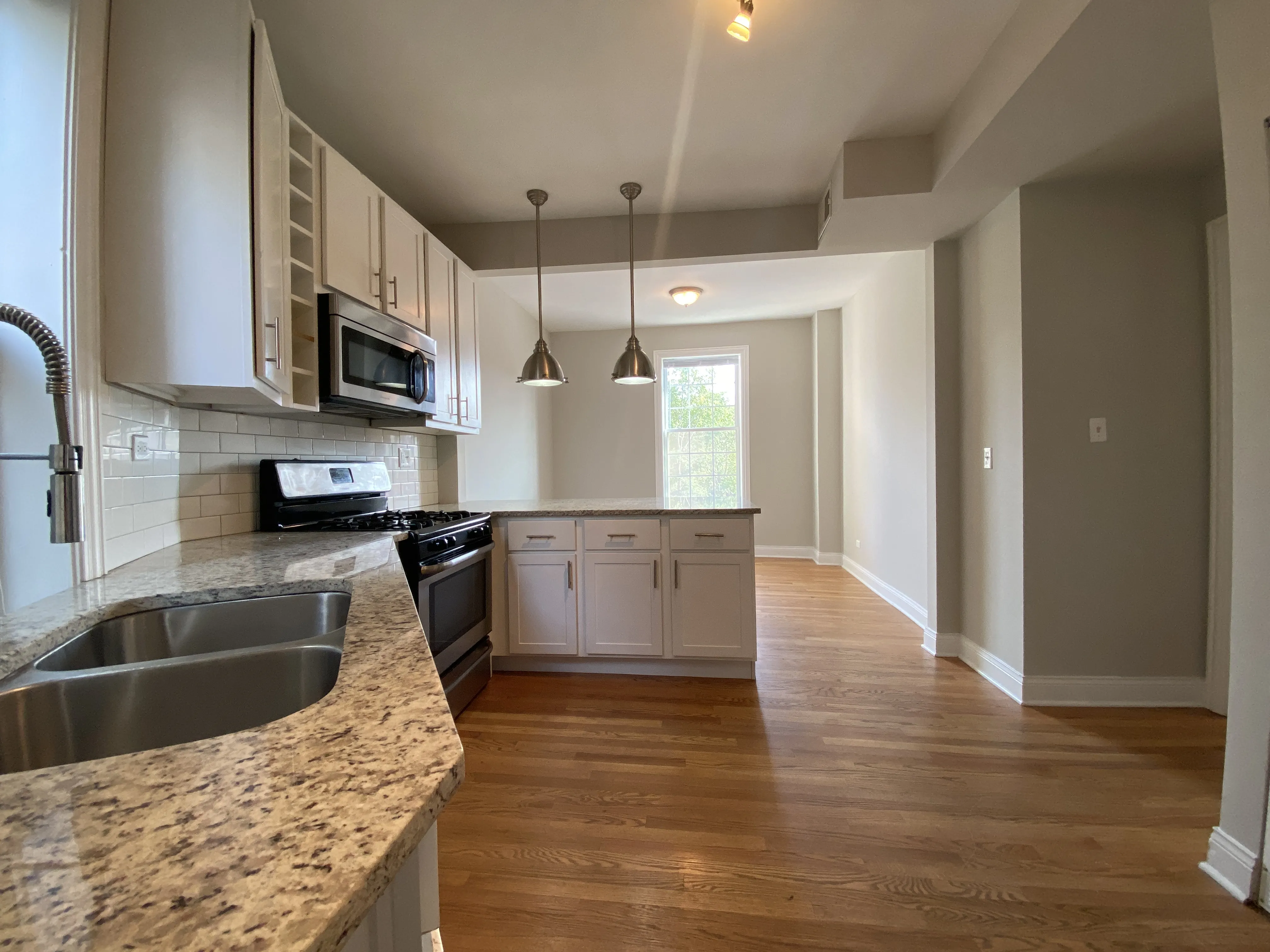 4401 North Clark Apartments