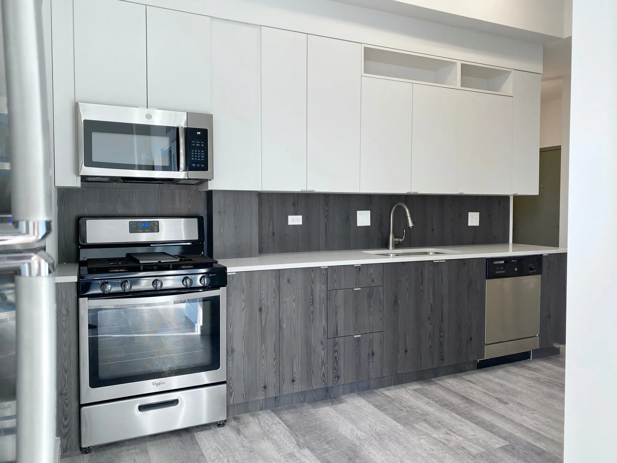 2150 W LAWRENCE AVE 60625-2150 W Lawrence-Chicago-IL