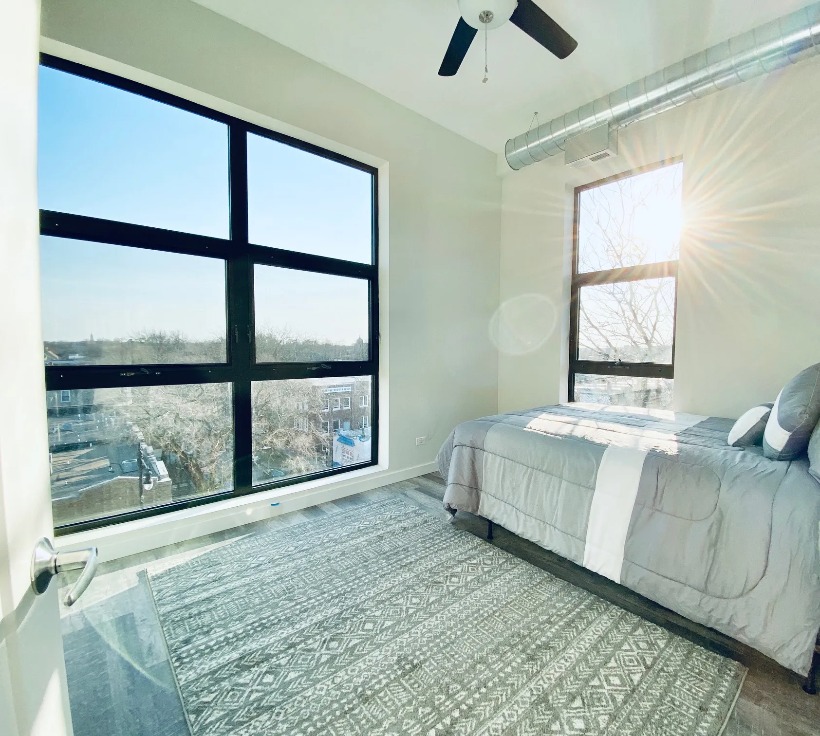 2150 W LAWRENCE AVE 60625-2150 W Lawrence-Chicago-IL