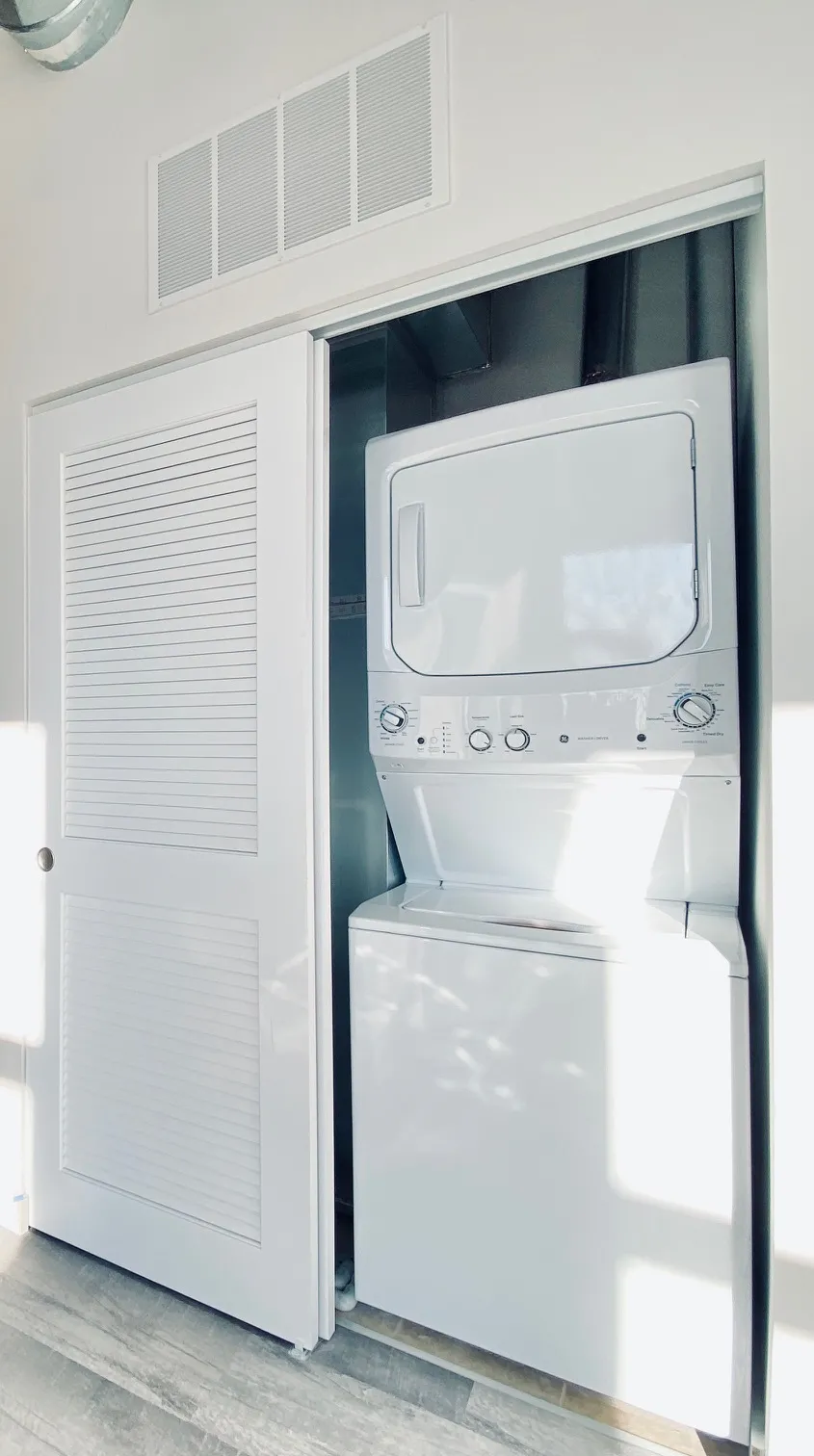 2150 W LAWRENCE AVE 60625-2150 W Lawrence-Chicago-IL