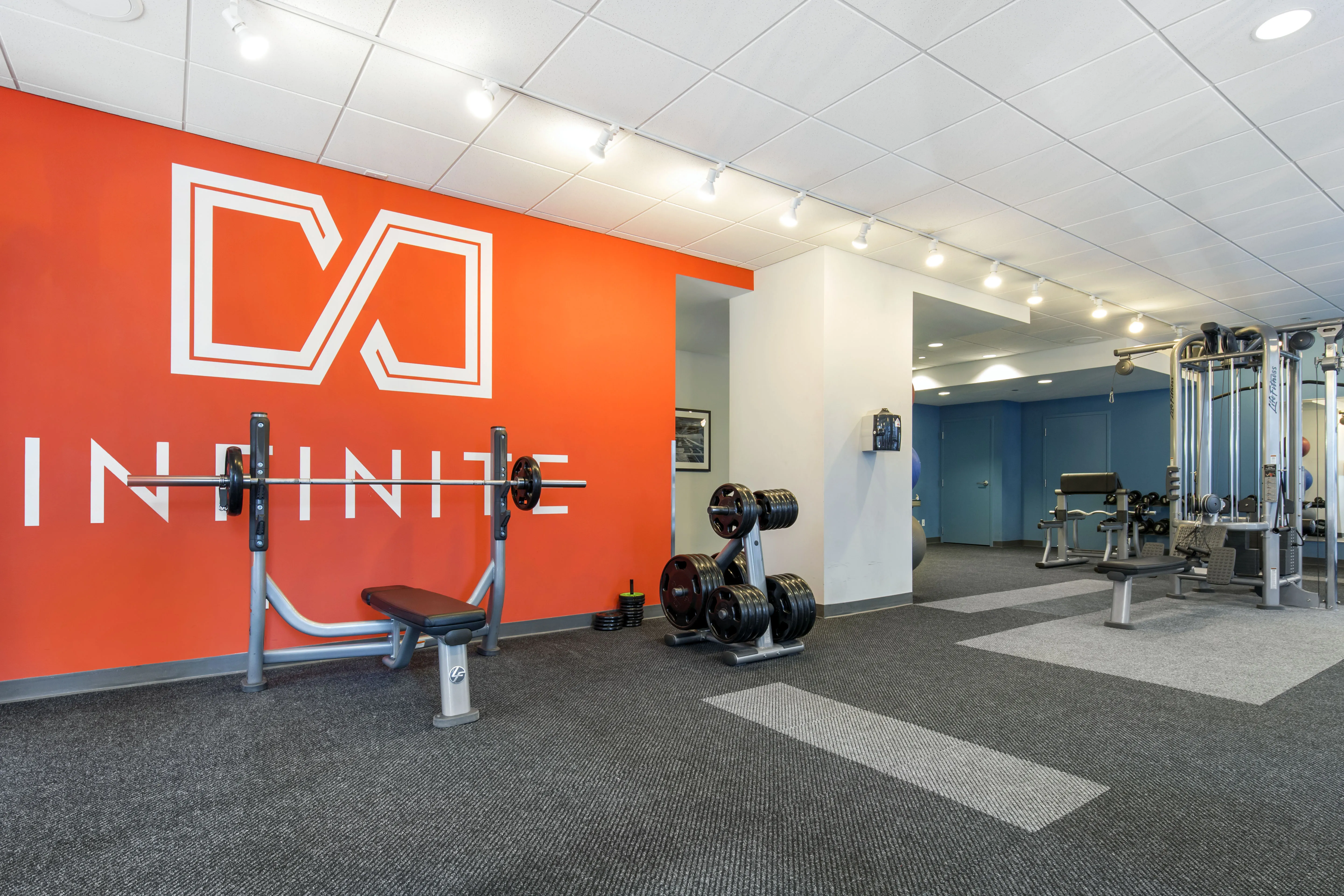 historic facade of Infinite Chicago Student Apartments