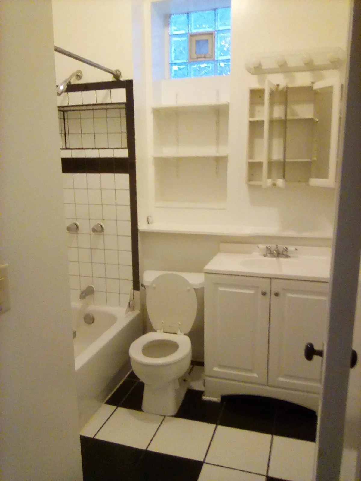 2419 N FAIRFIELD AVE 60647-unit#1F-Chicago-IL