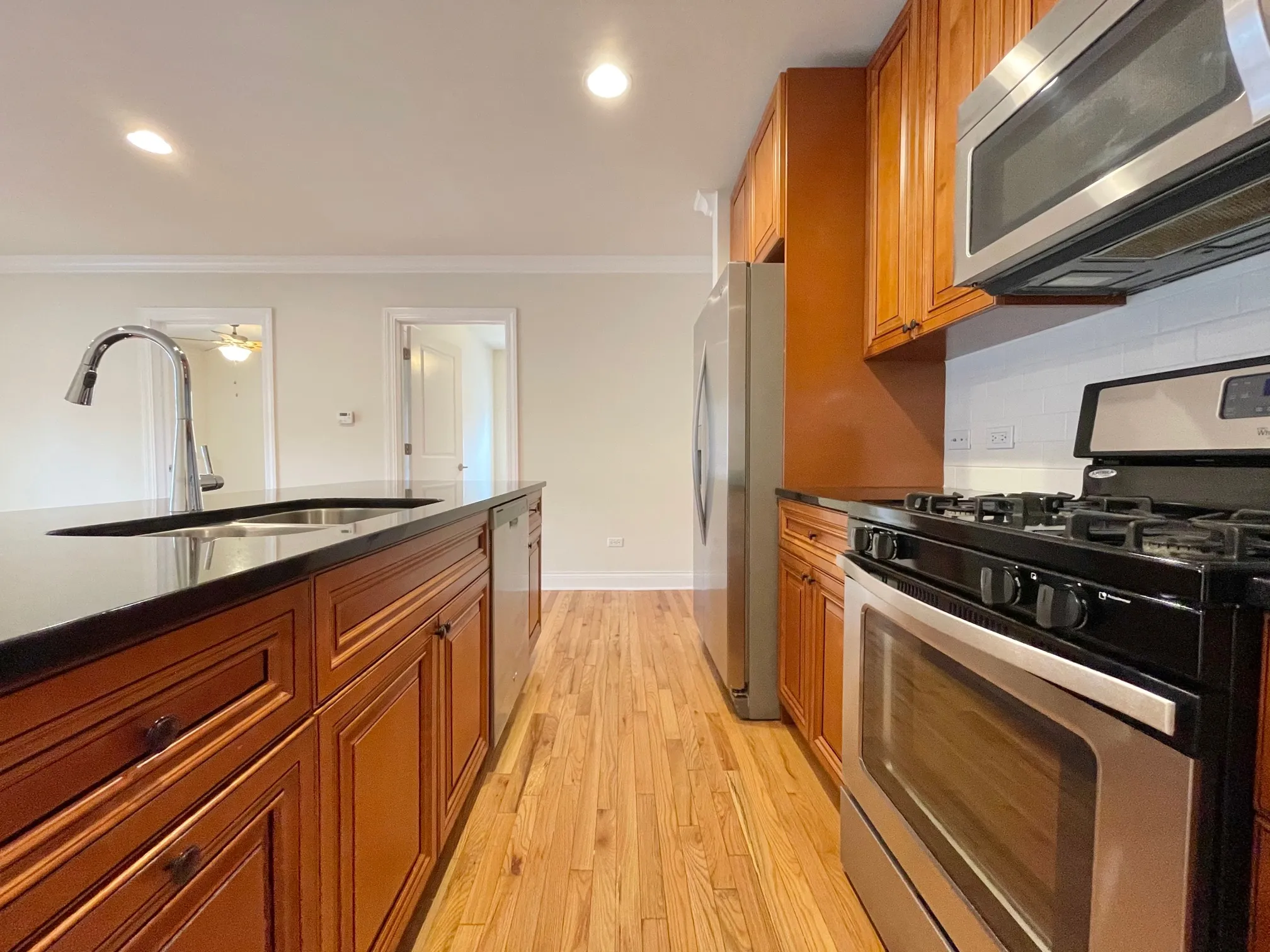 4520 N BEACON ST 60640-The Beacon-unit#Apt 3-Chicago-IL