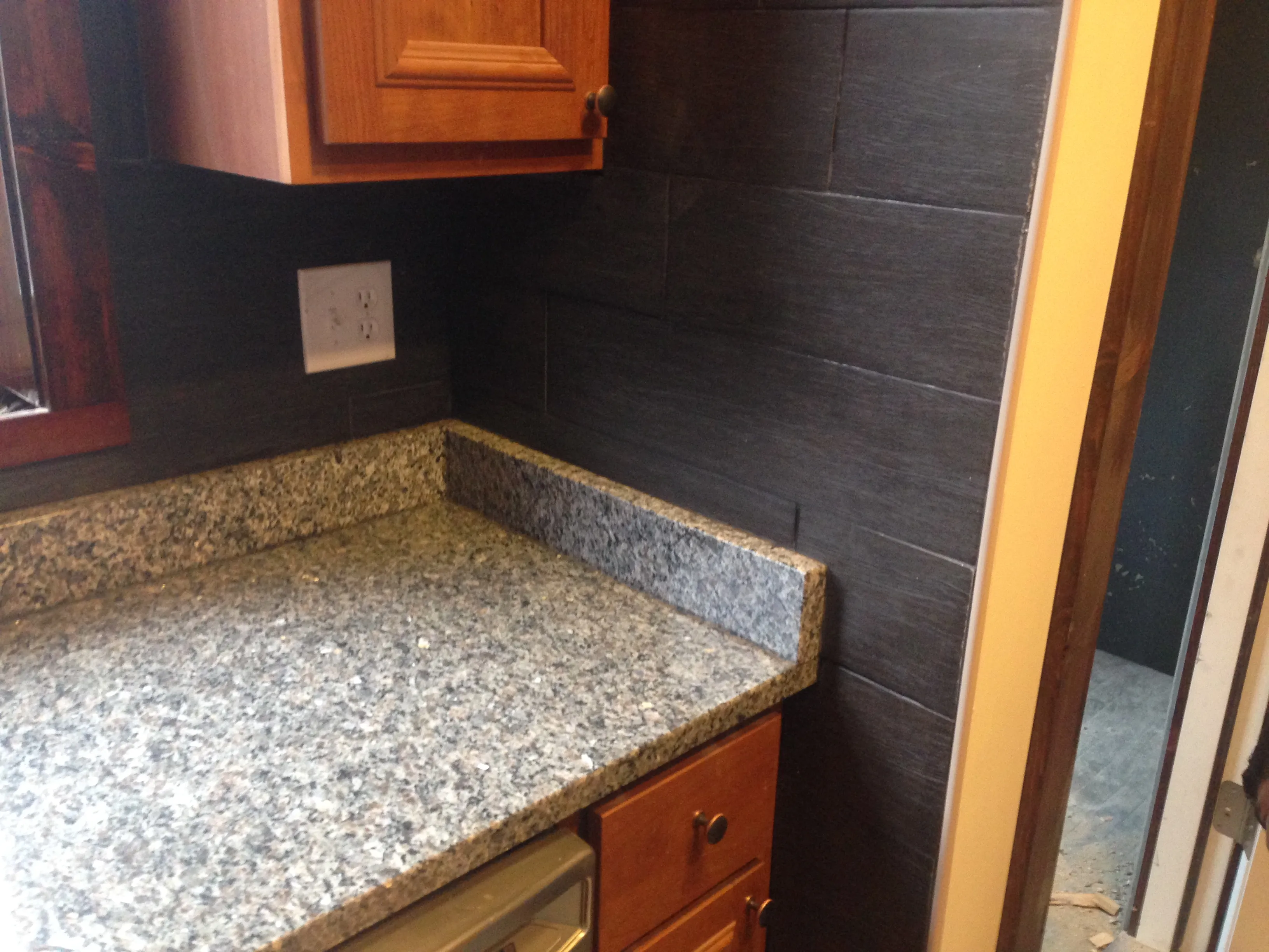 Hardwood floors throughout the entire apartment (excluding kitchen and bathroo)