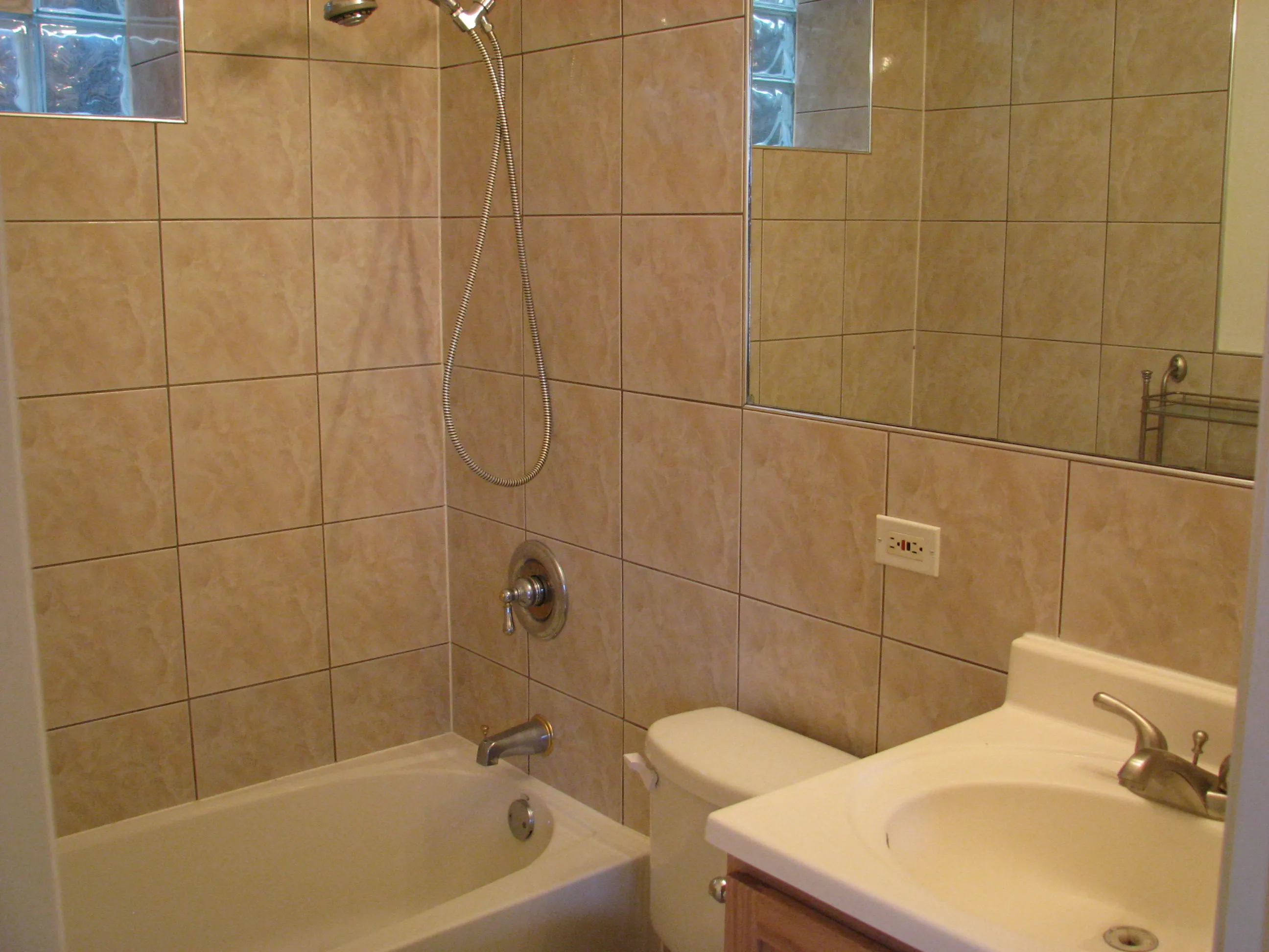 1242 N BOSWORTH AVE 60642-Bosworth Apartments-unit#1F-Chicago-IL