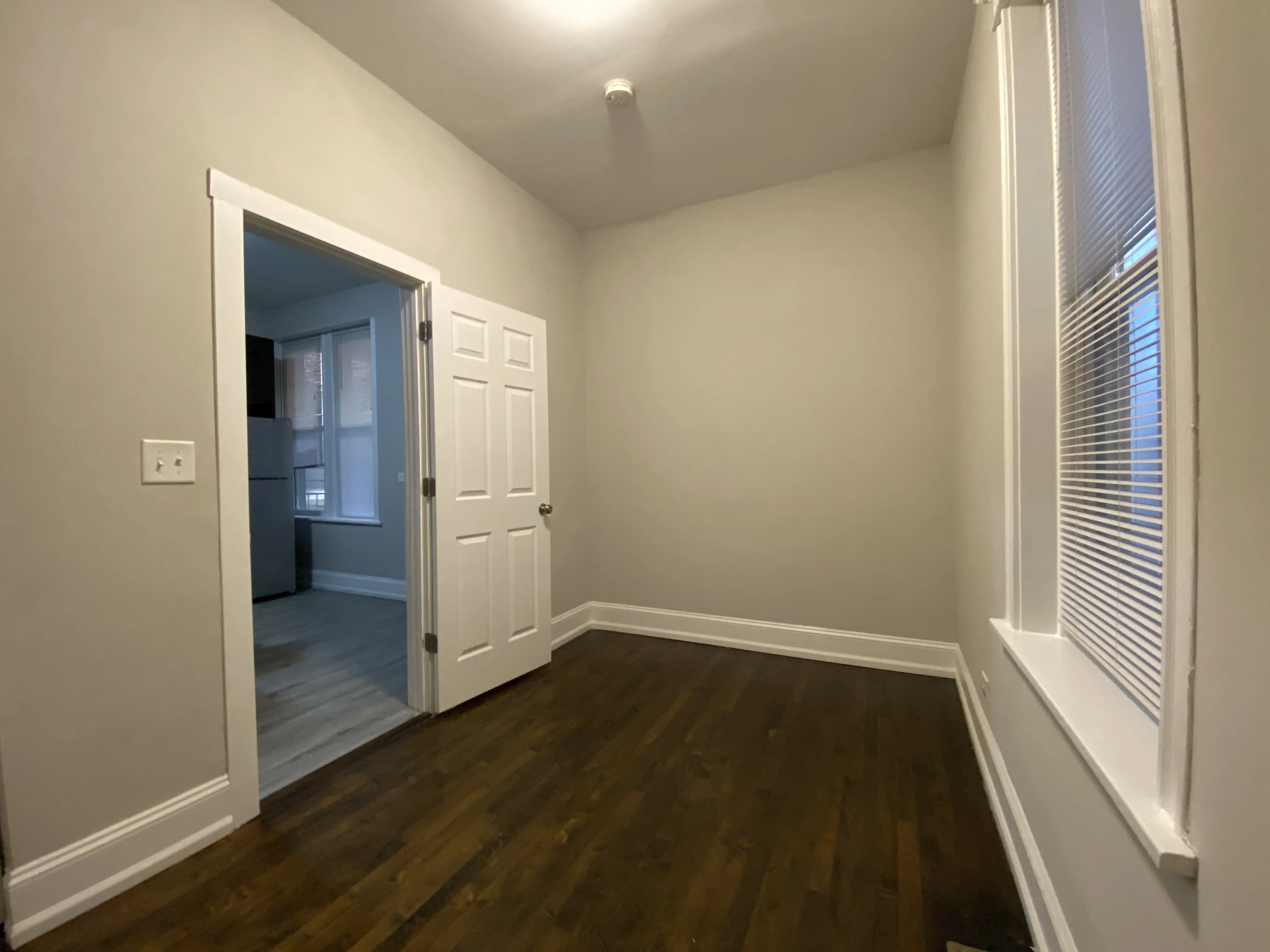 909 N Leavitt Apartments