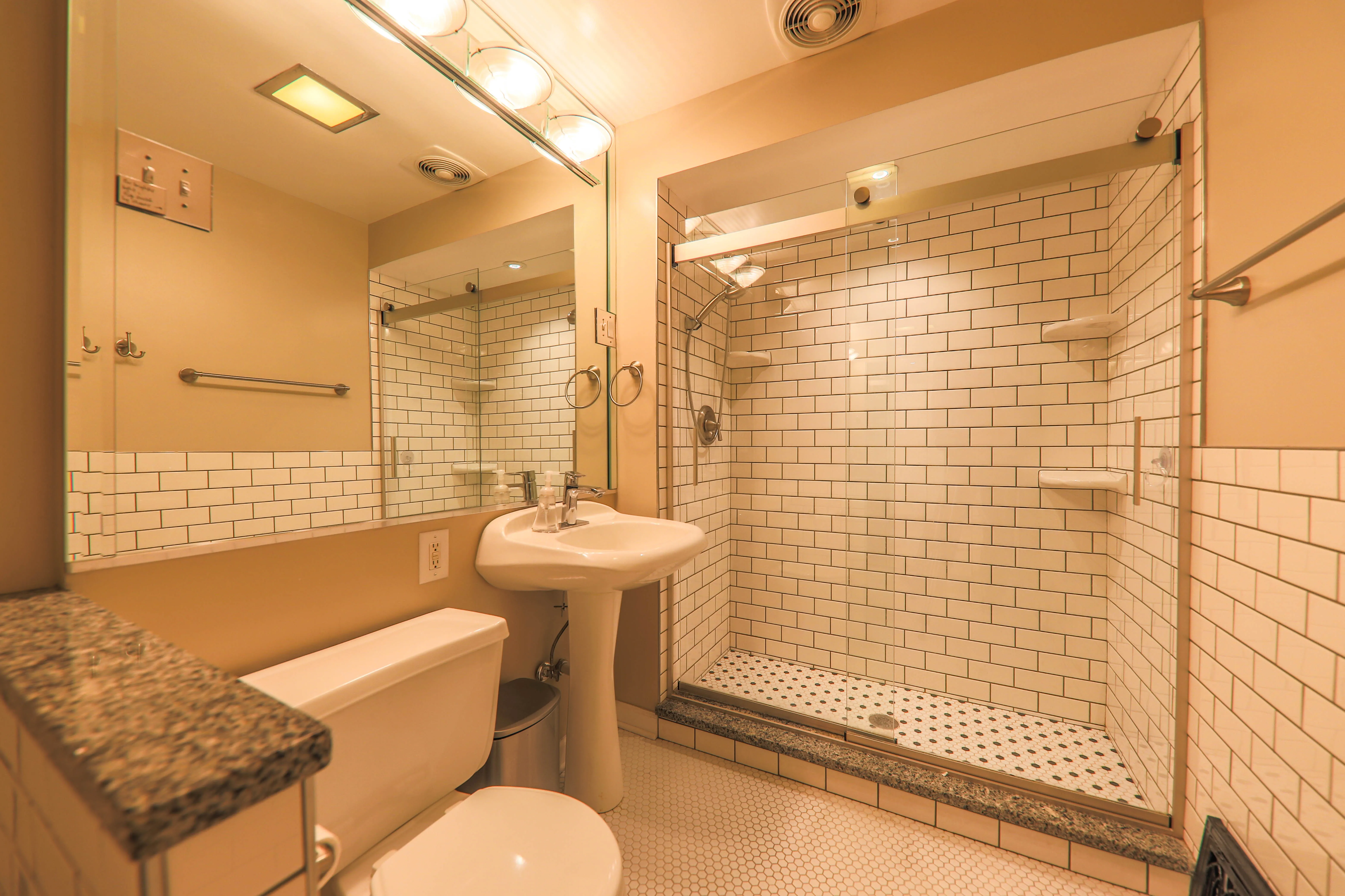 1940 W HENDERSON ST 60657-unit#1-Chicago-IL