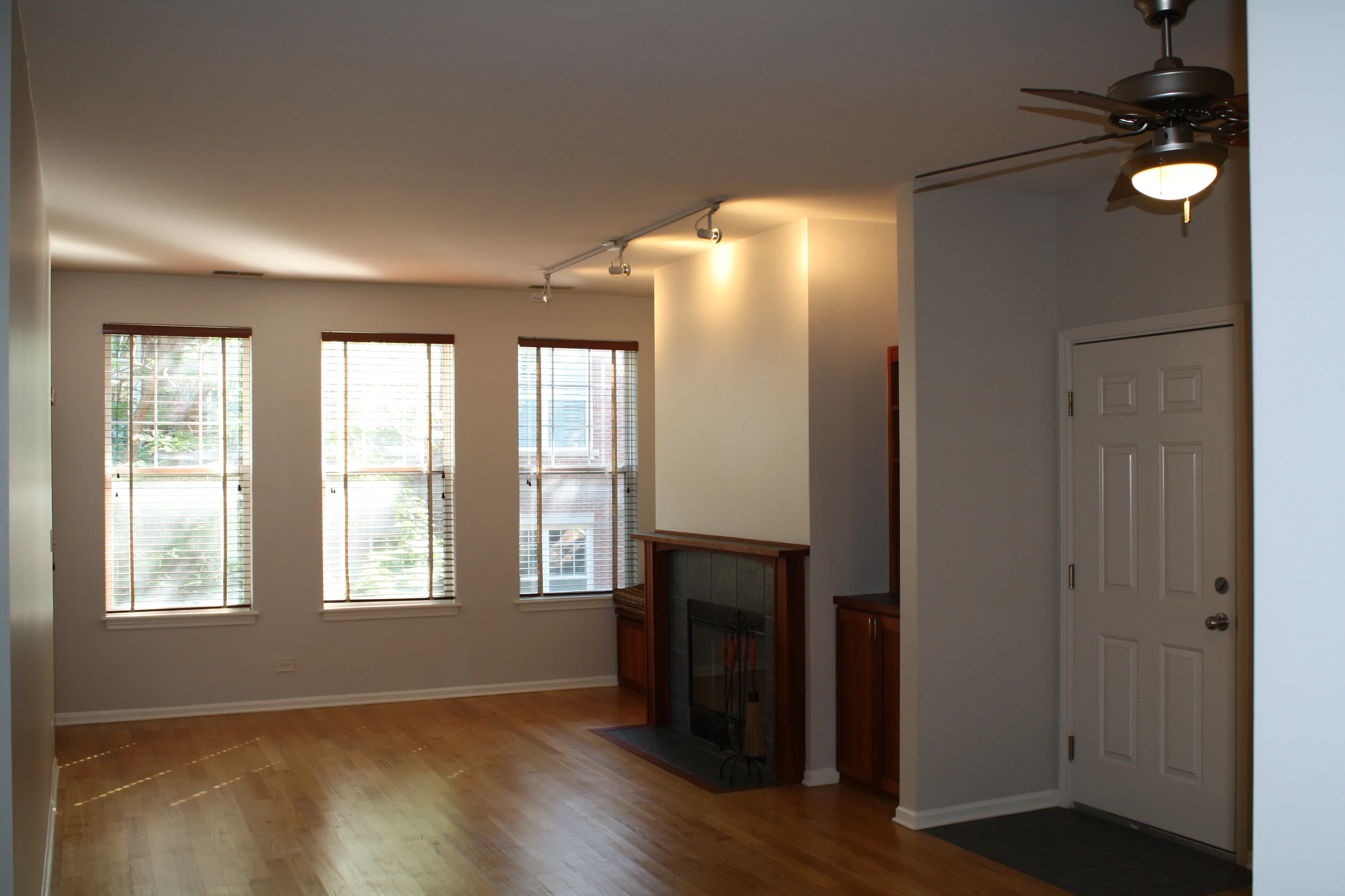 303 W SCOTT ST 60610-Old Town Square Two-unit#A303-Chicago-IL