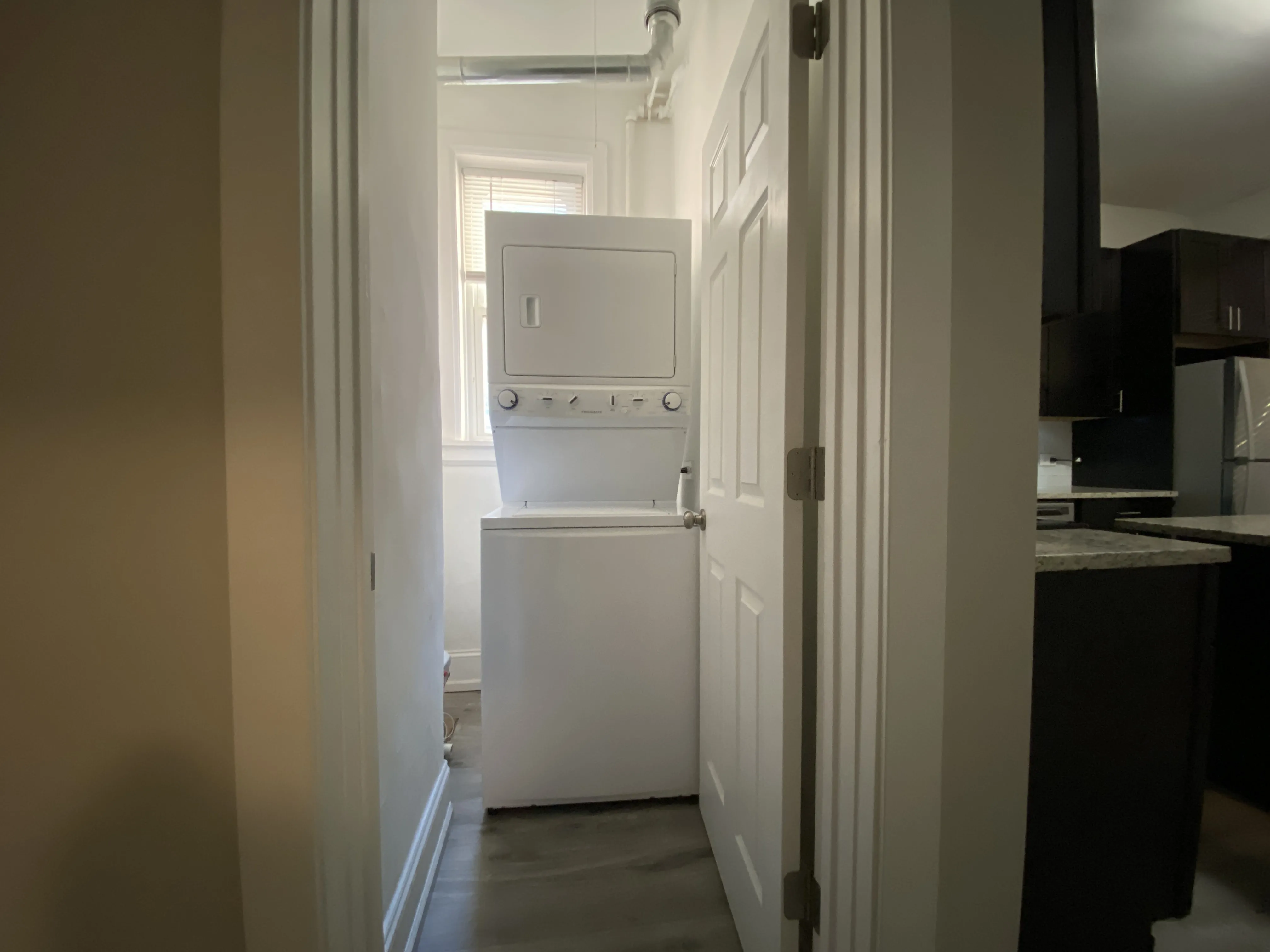 909 N Leavitt Apartments