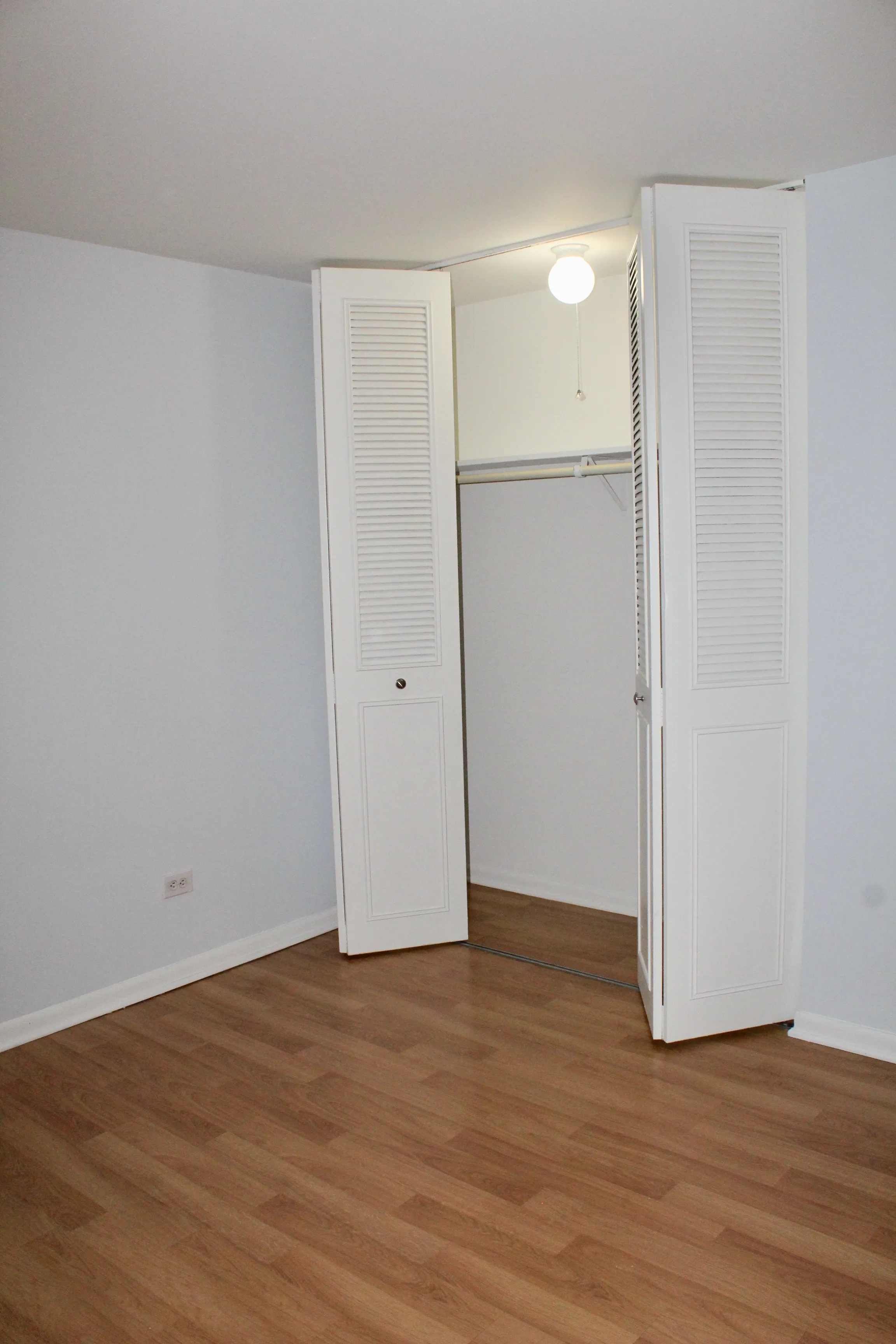 426 W BARRY AVE 60657-Barry Apartments-unit#205-Chicago-IL