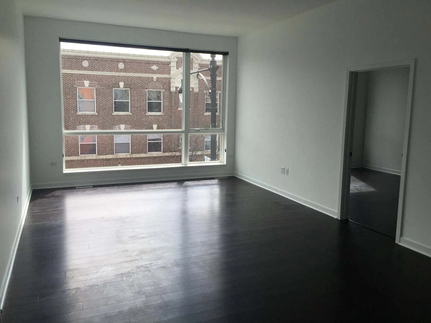 exterior of 1244 West Devon Apartments in Rogers Park Chicago