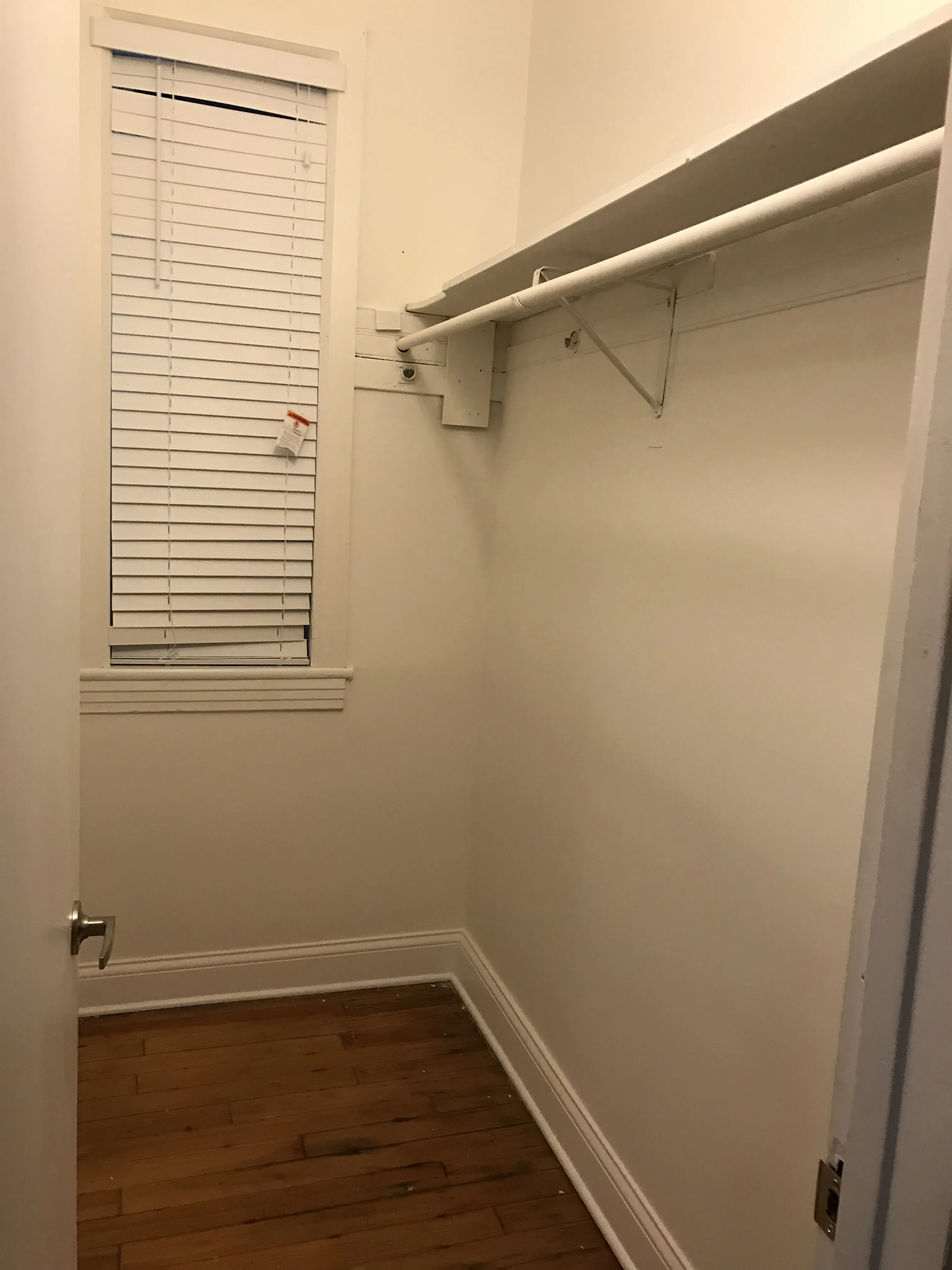 1841 N Hermitage Apartments