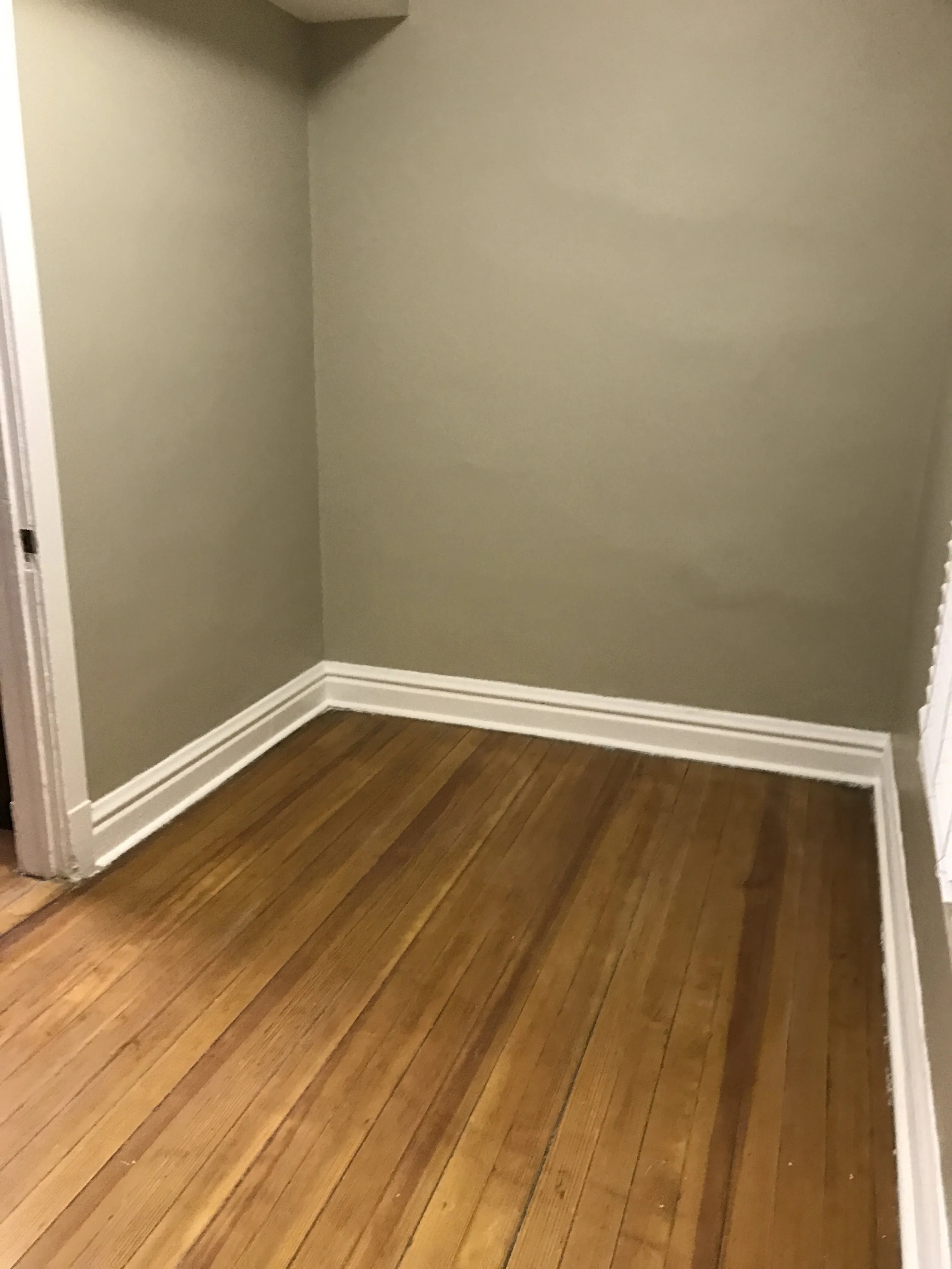 1841 N Hermitage Apartments