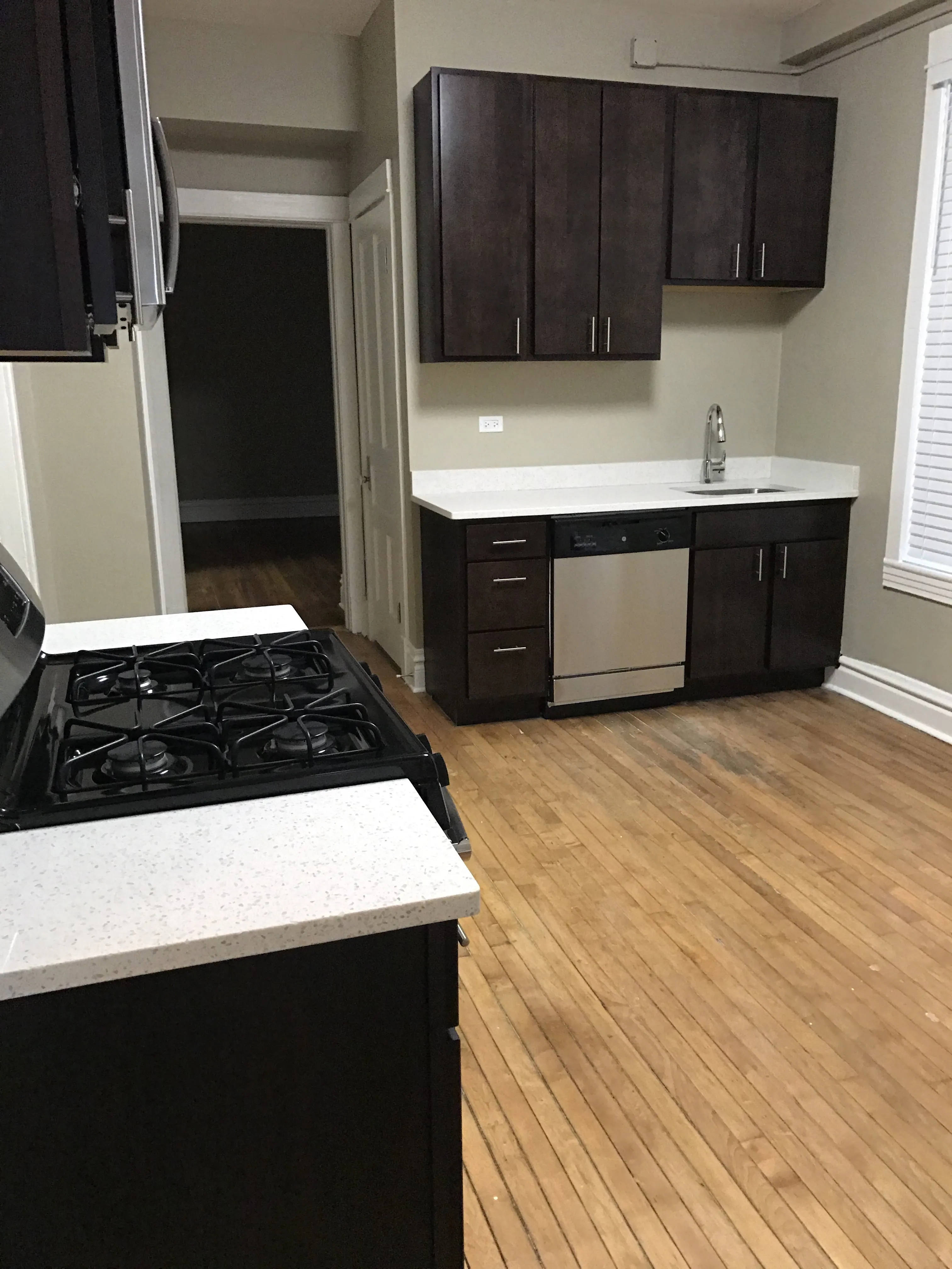 1841 N Hermitage Apartments