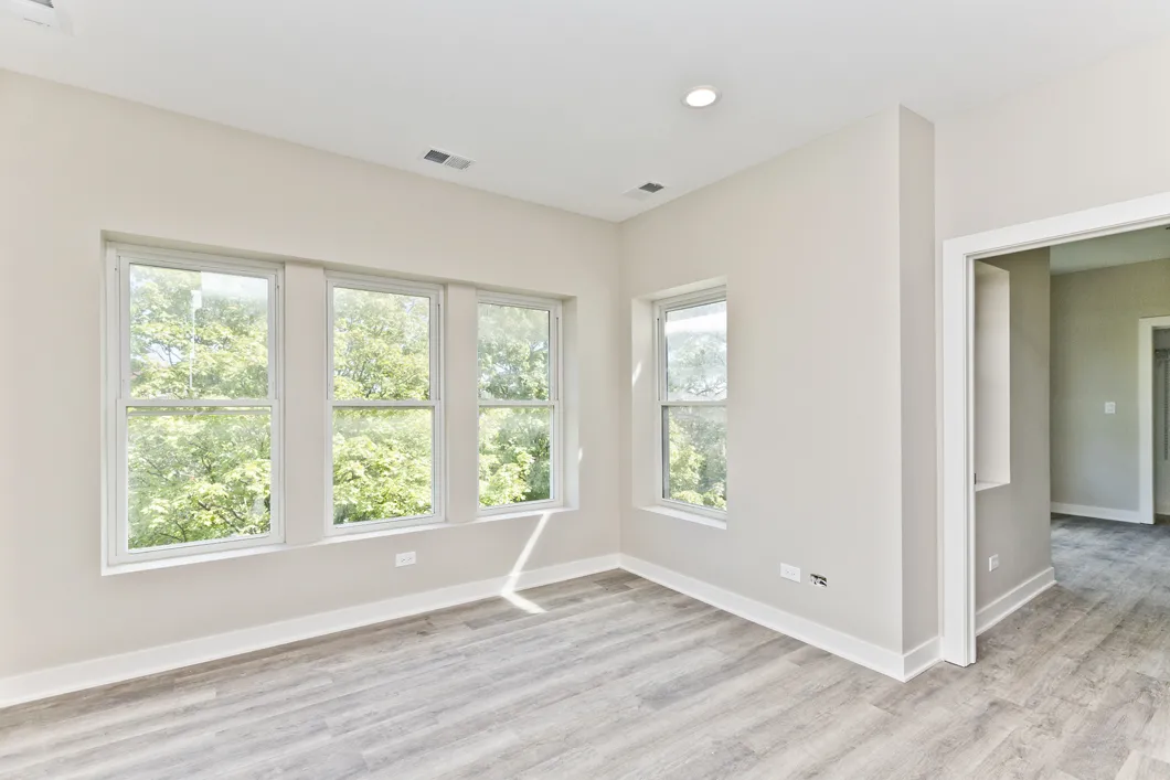 3601 West Ainslie Apartments