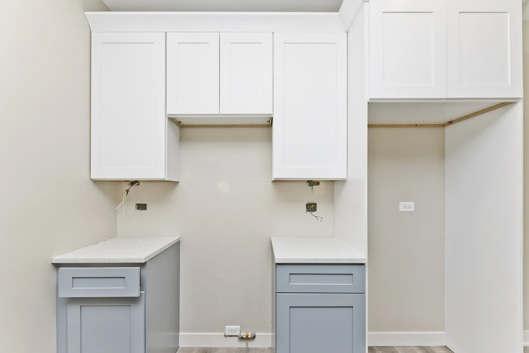 3601 West Ainslie Apartments