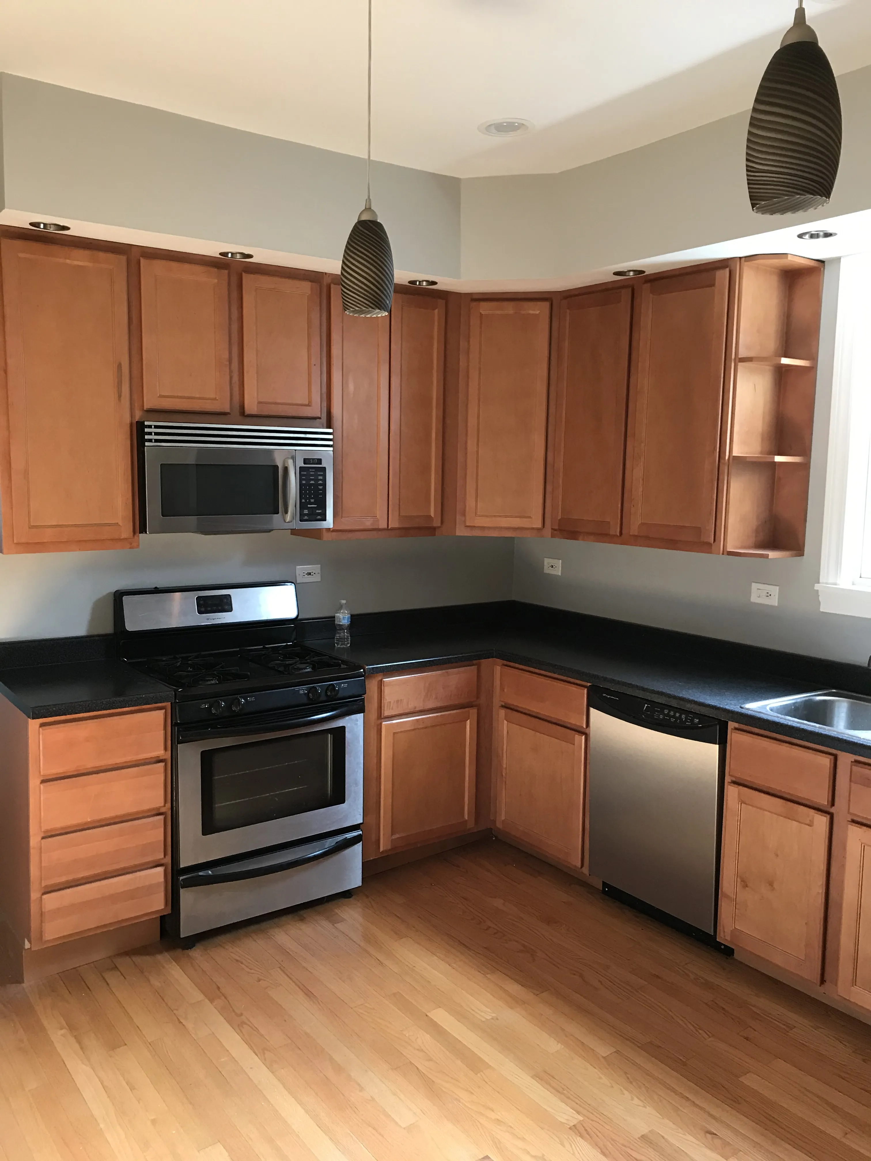 3140 W LYNDALE ST 60647-Victorian Duplex-unit#2-Chicago-IL