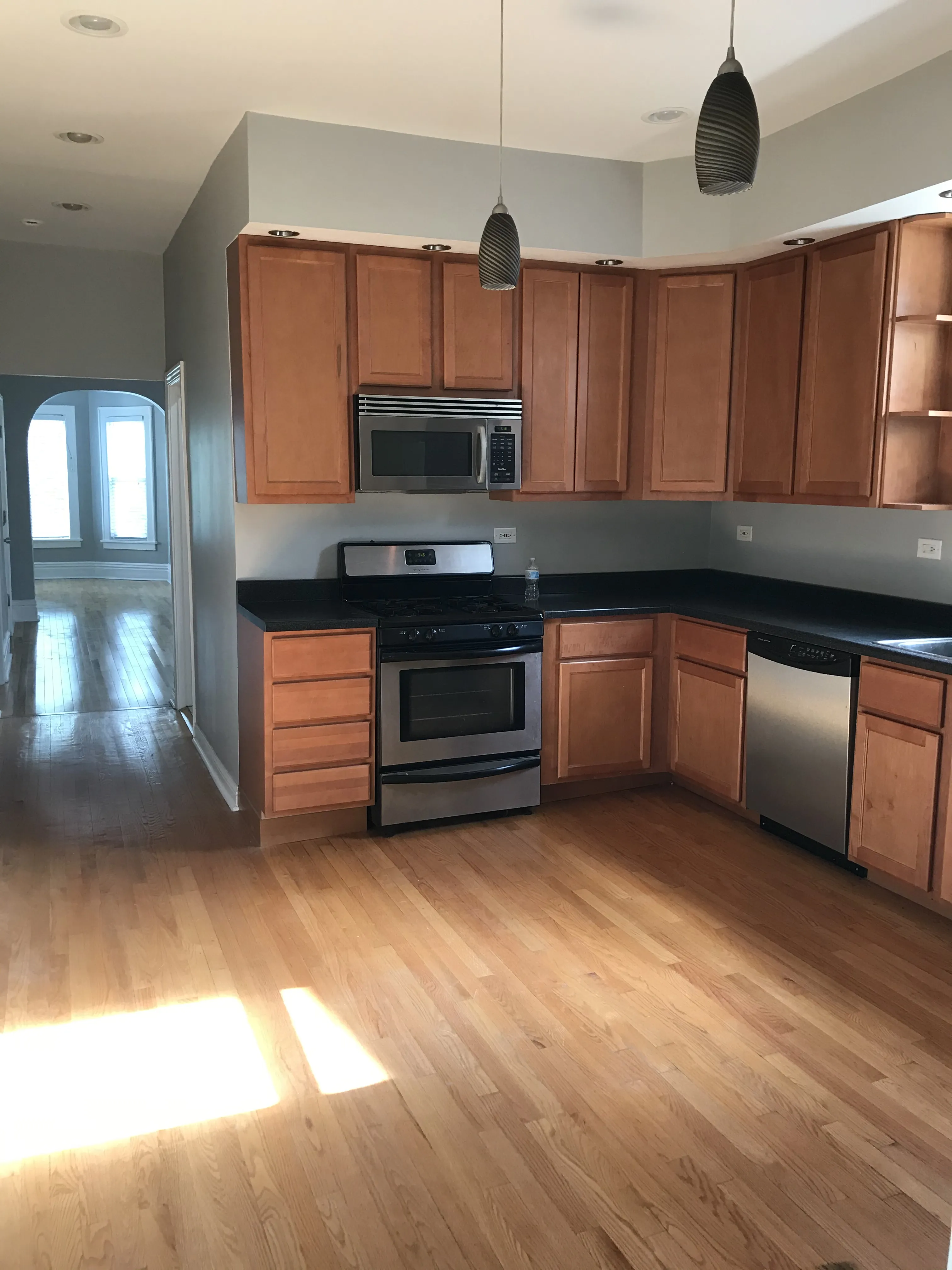 3140 W LYNDALE ST 60647-Victorian Duplex-unit#2-Chicago-IL