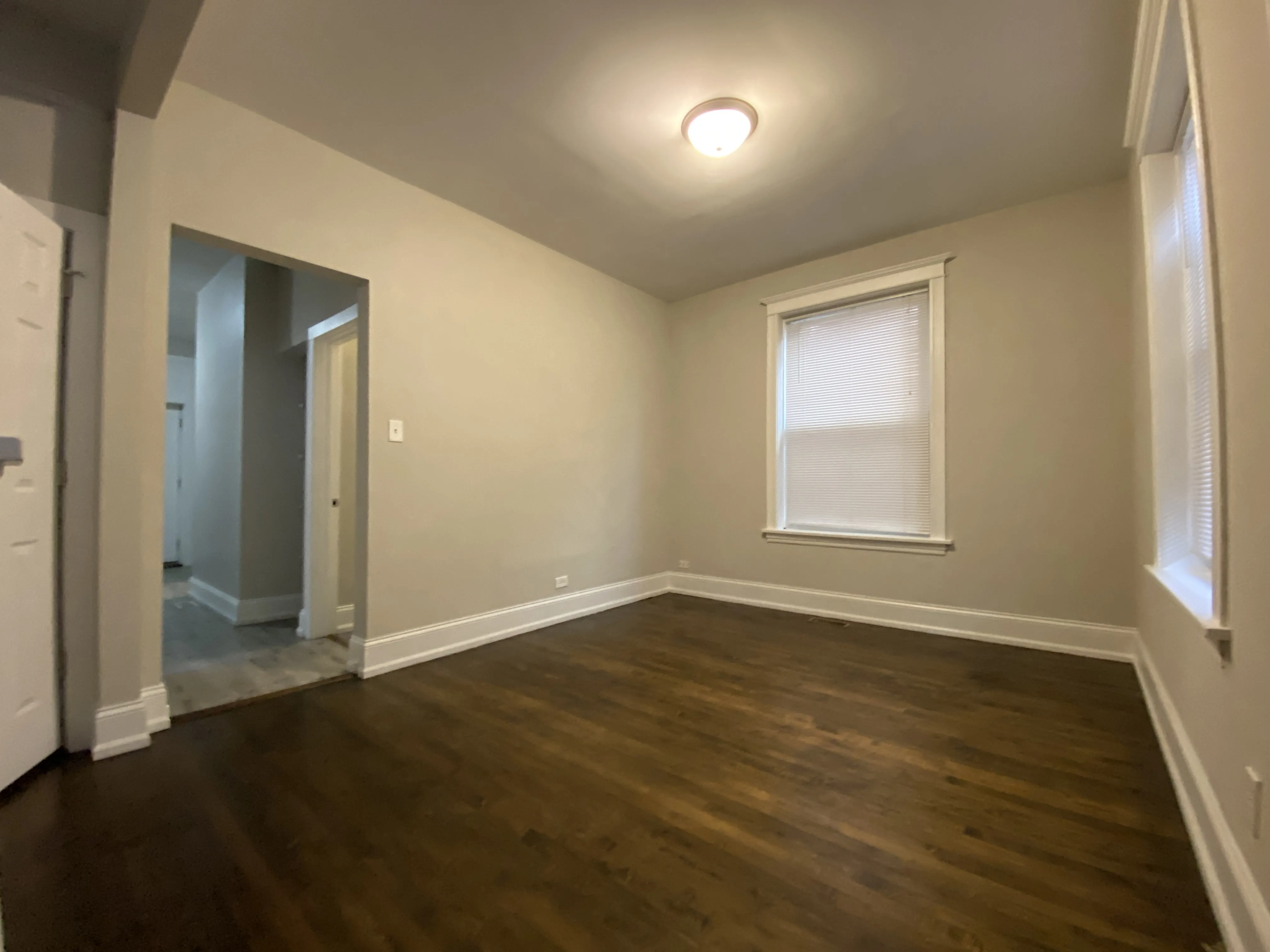 909 N Leavitt Apartments