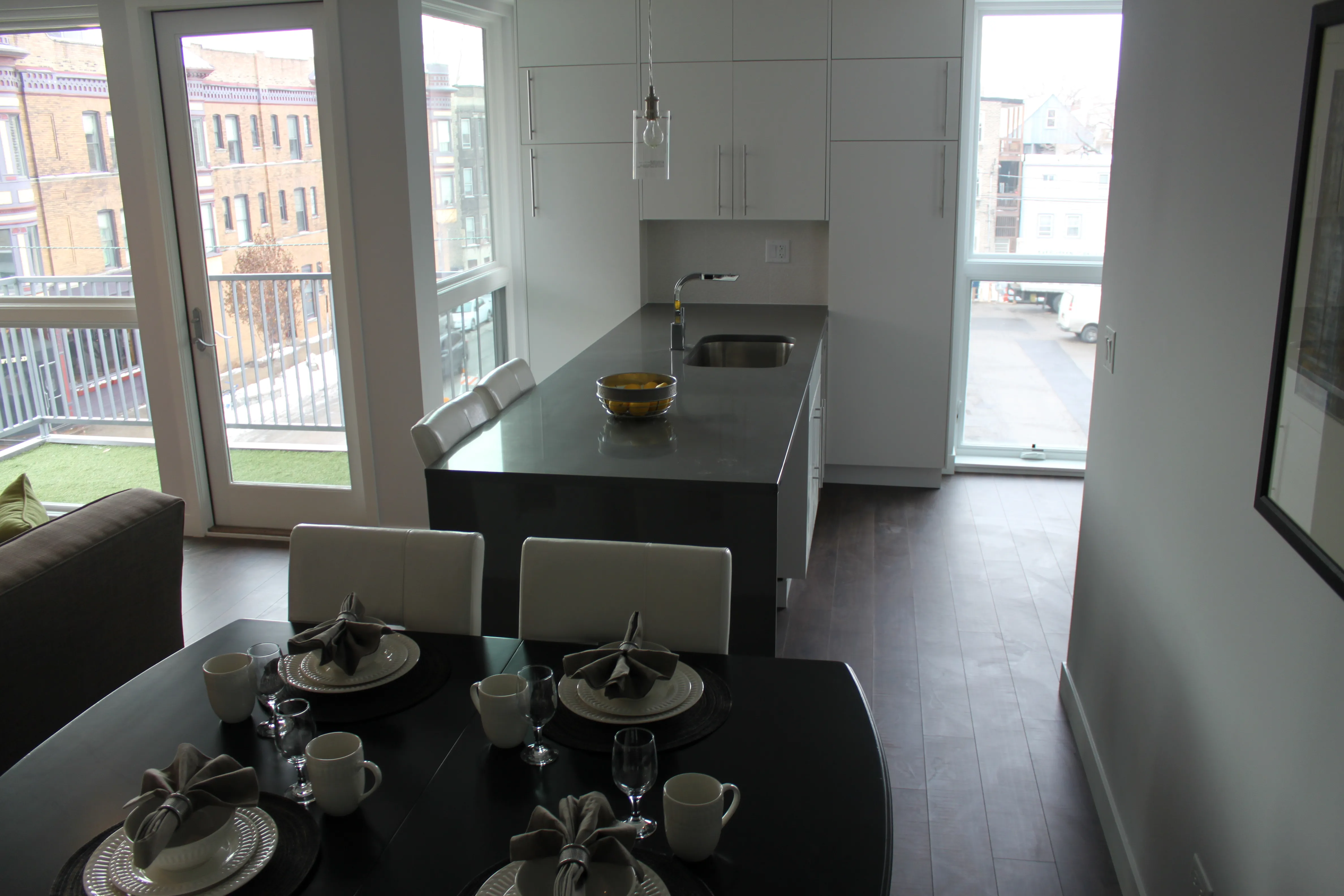 3301 North Sheffield Apartments