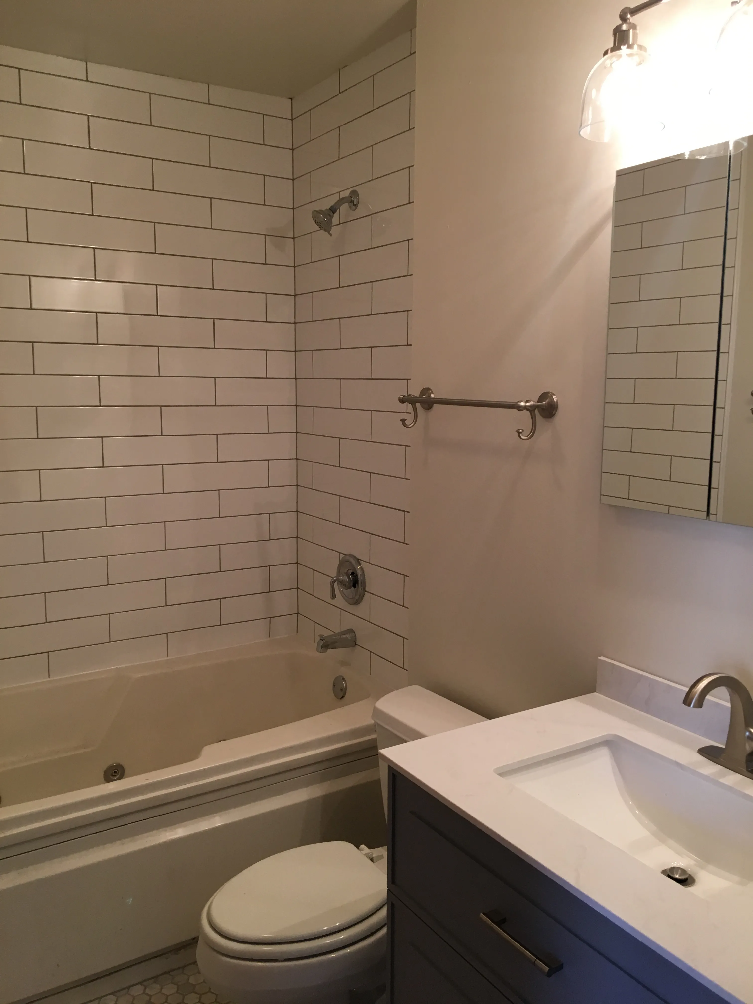 1164 W GRAND AVE 60642-Grand/Racine-unit#4R-Chicago-IL
