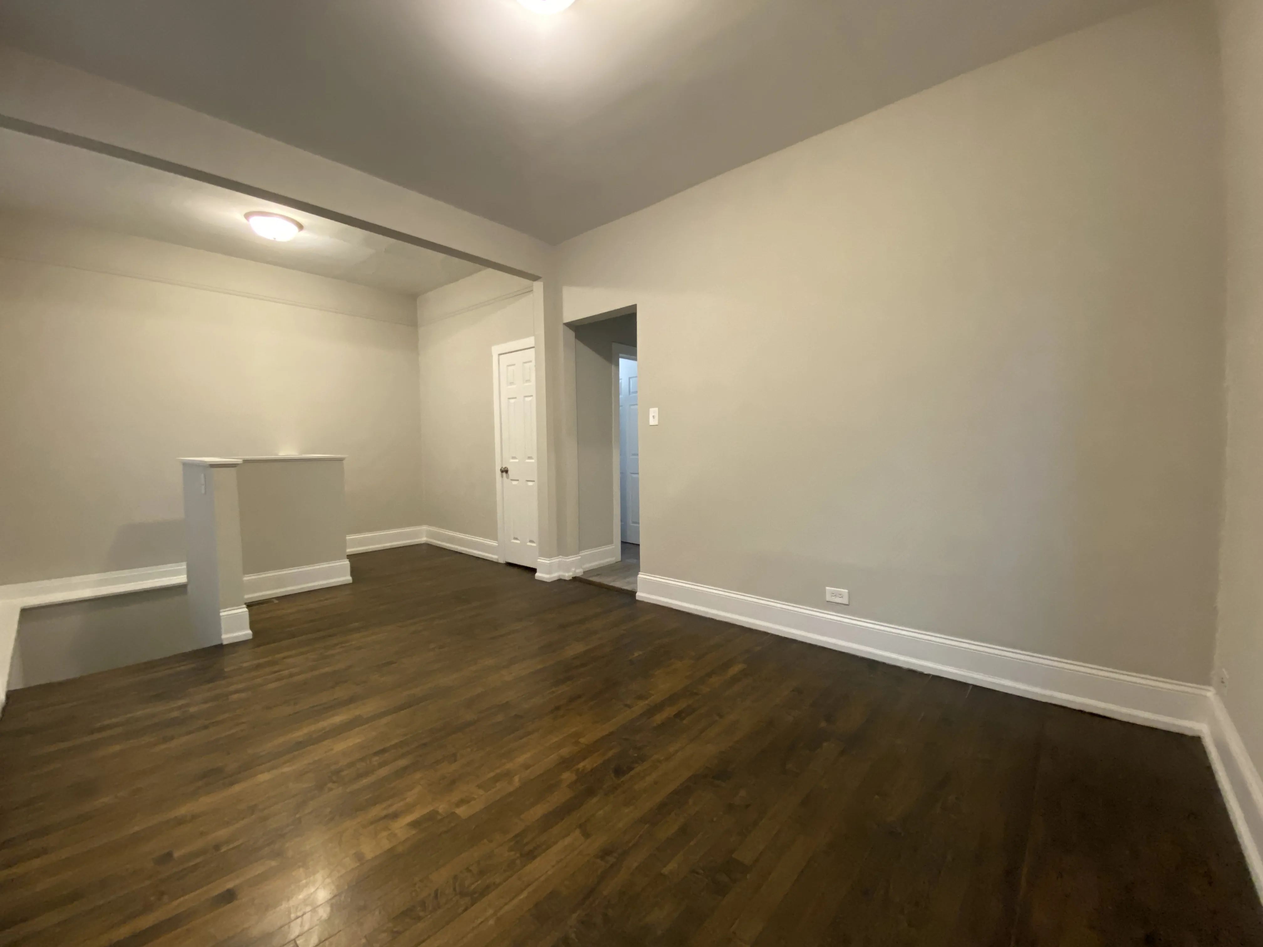 909 N Leavitt Apartments