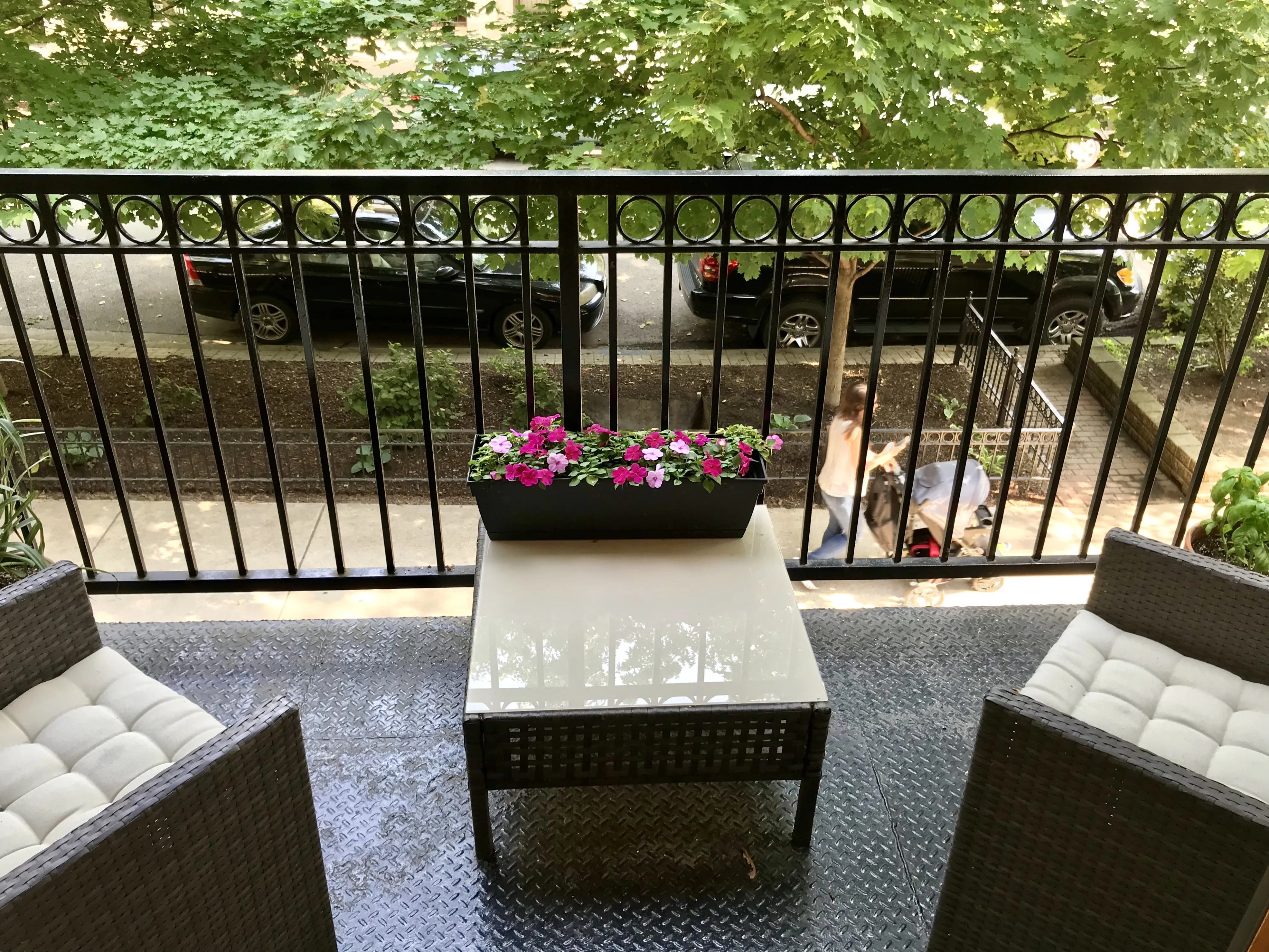 663 W Barry Ave 60657-Quiet, Modern Lakeview Condo-unit#2D-Chicago-IL